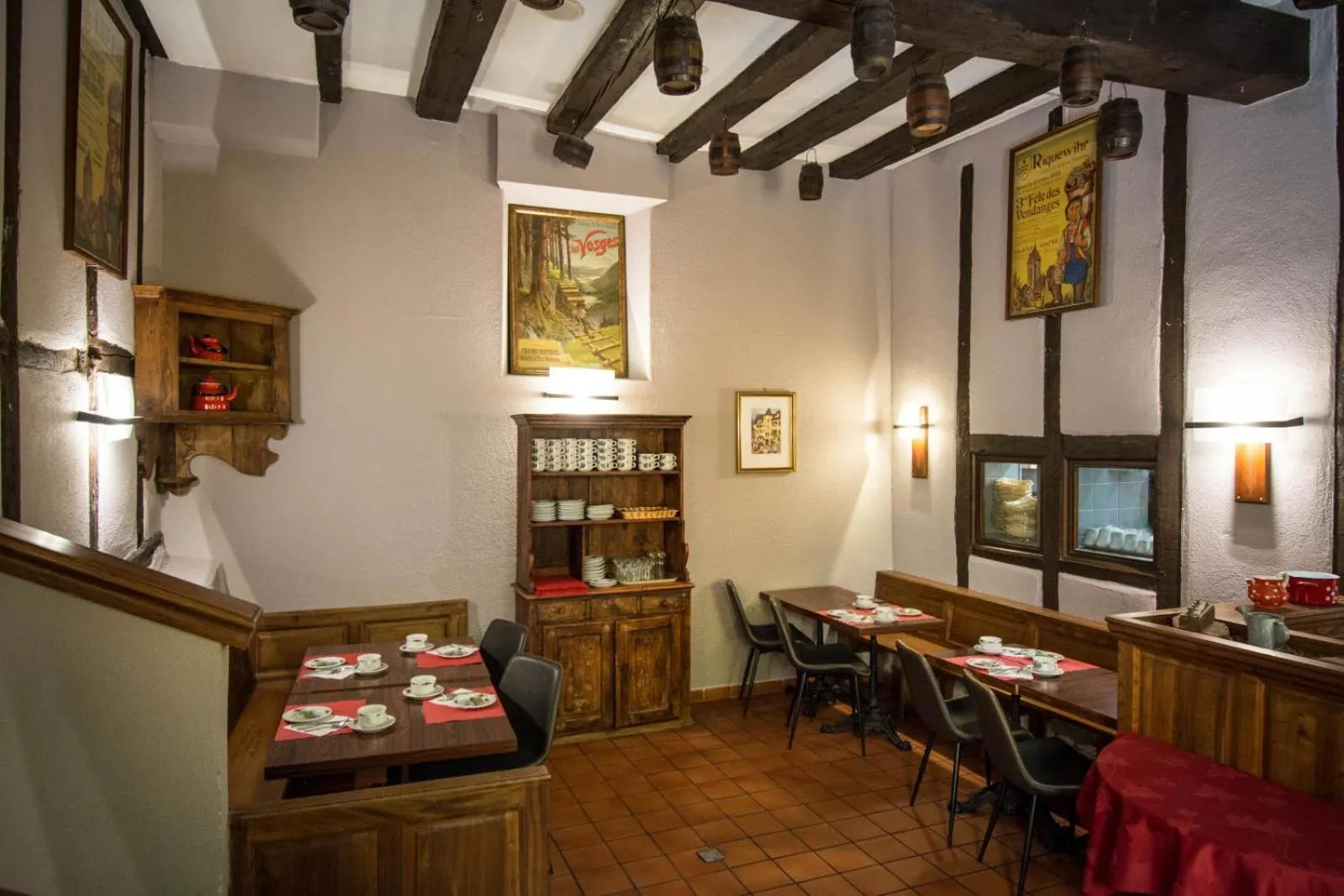 Buffet breakfast in Hôtel De La Couronne