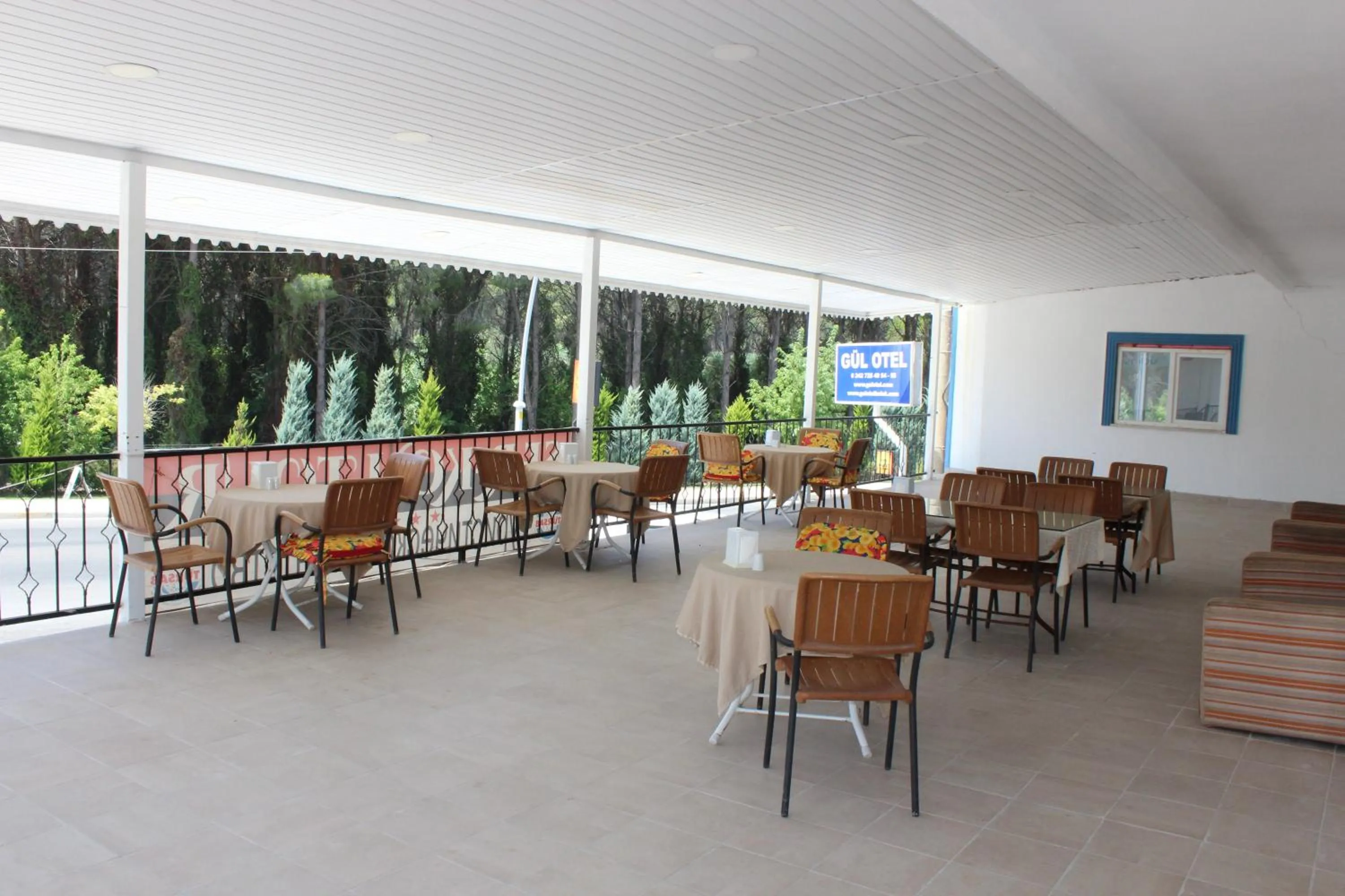 Restaurant/places to eat in Gül Otel