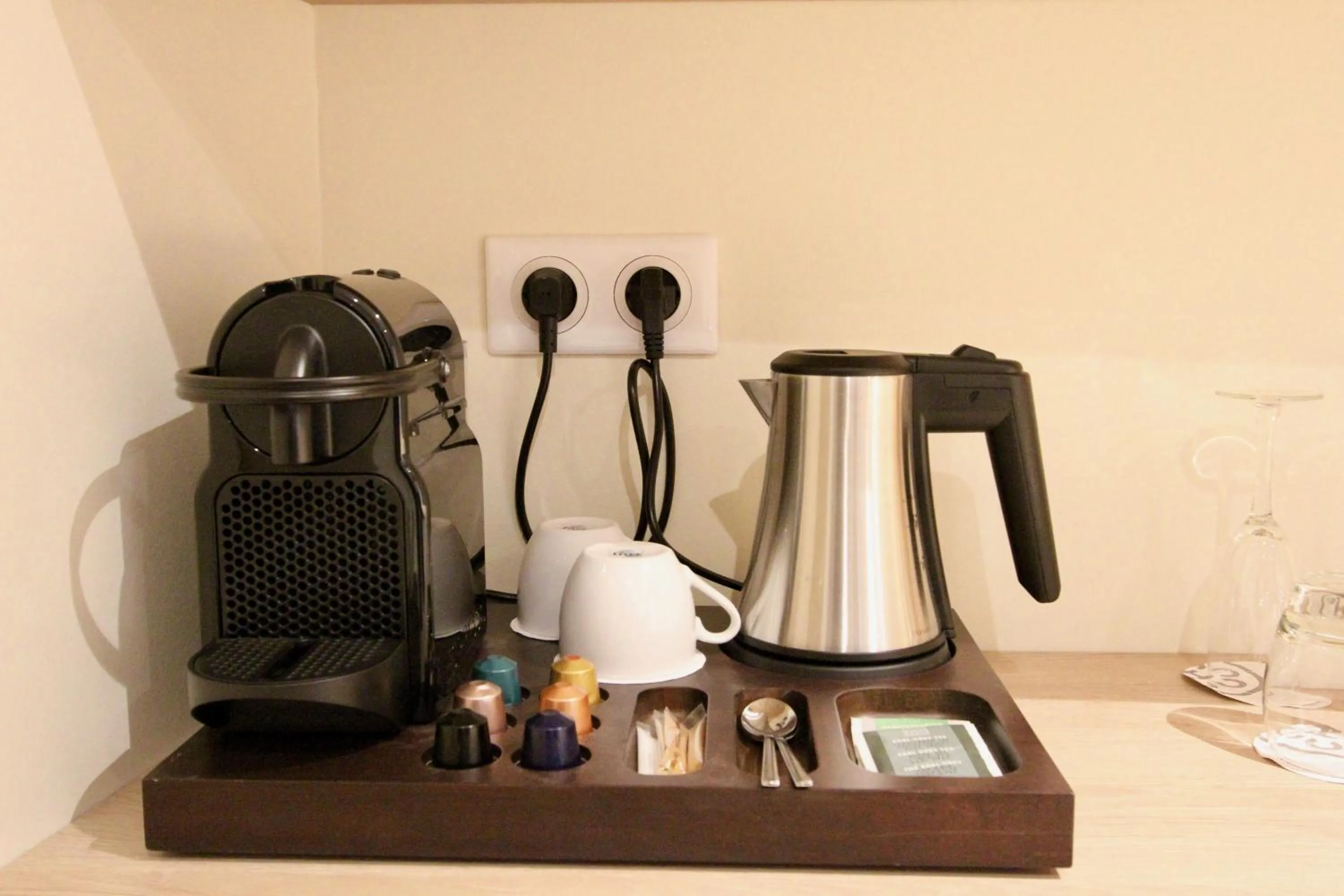 Coffee/tea facilities in Hotel Restaurant Le Maréchal - Teritoria