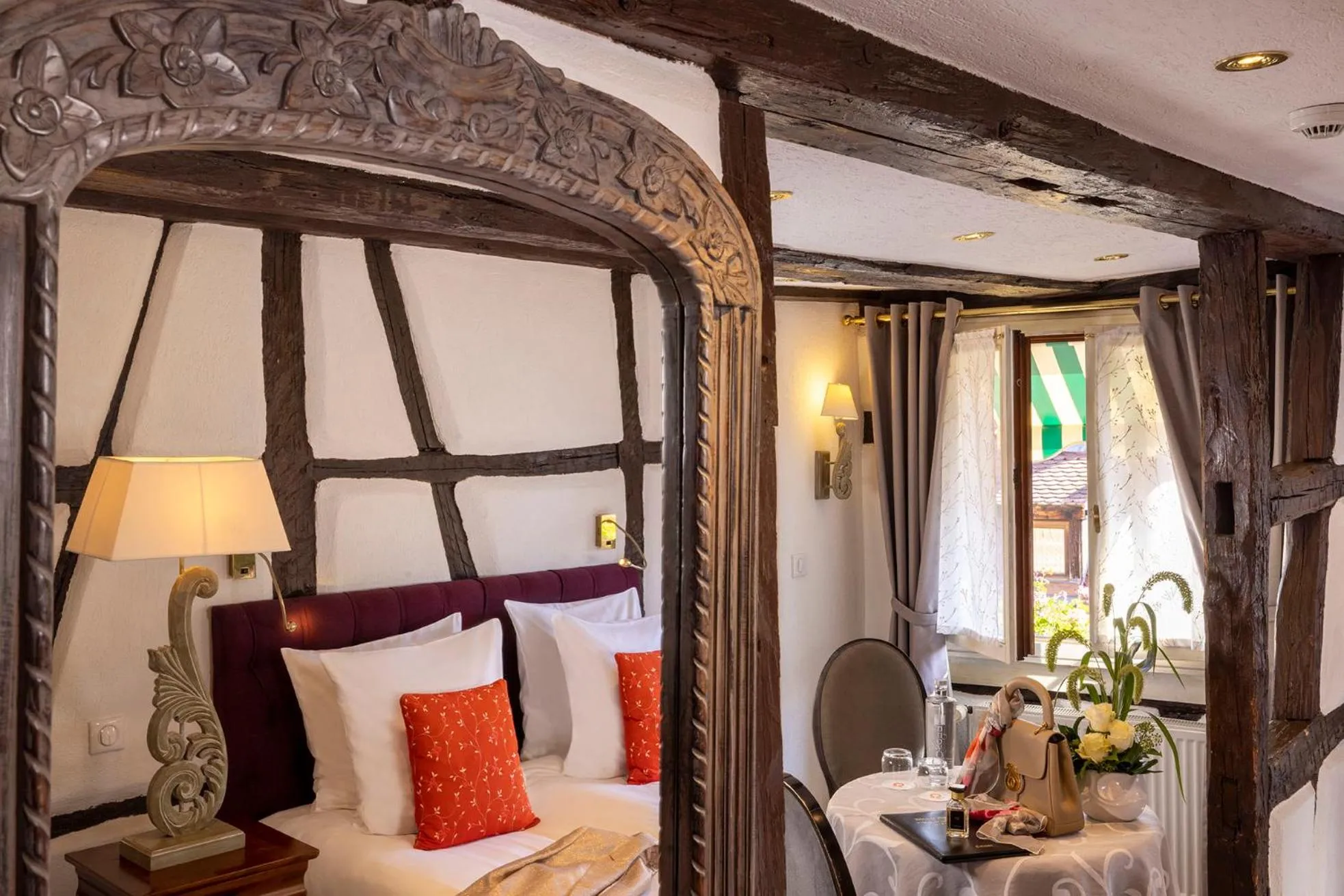 View (from property/room), Bed in Hotel Restaurant Le Maréchal - Teritoria