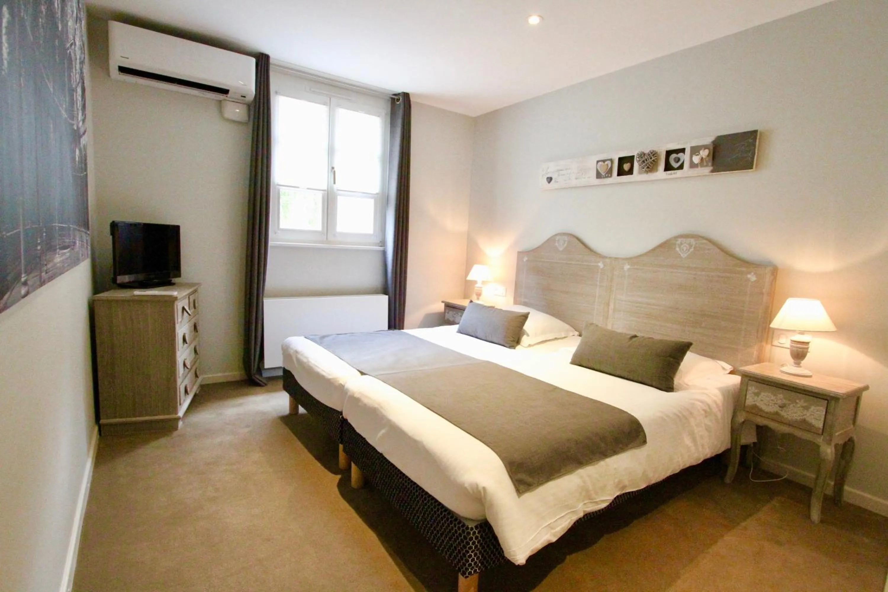 Bed in Hotel Restaurant Le Maréchal - Teritoria