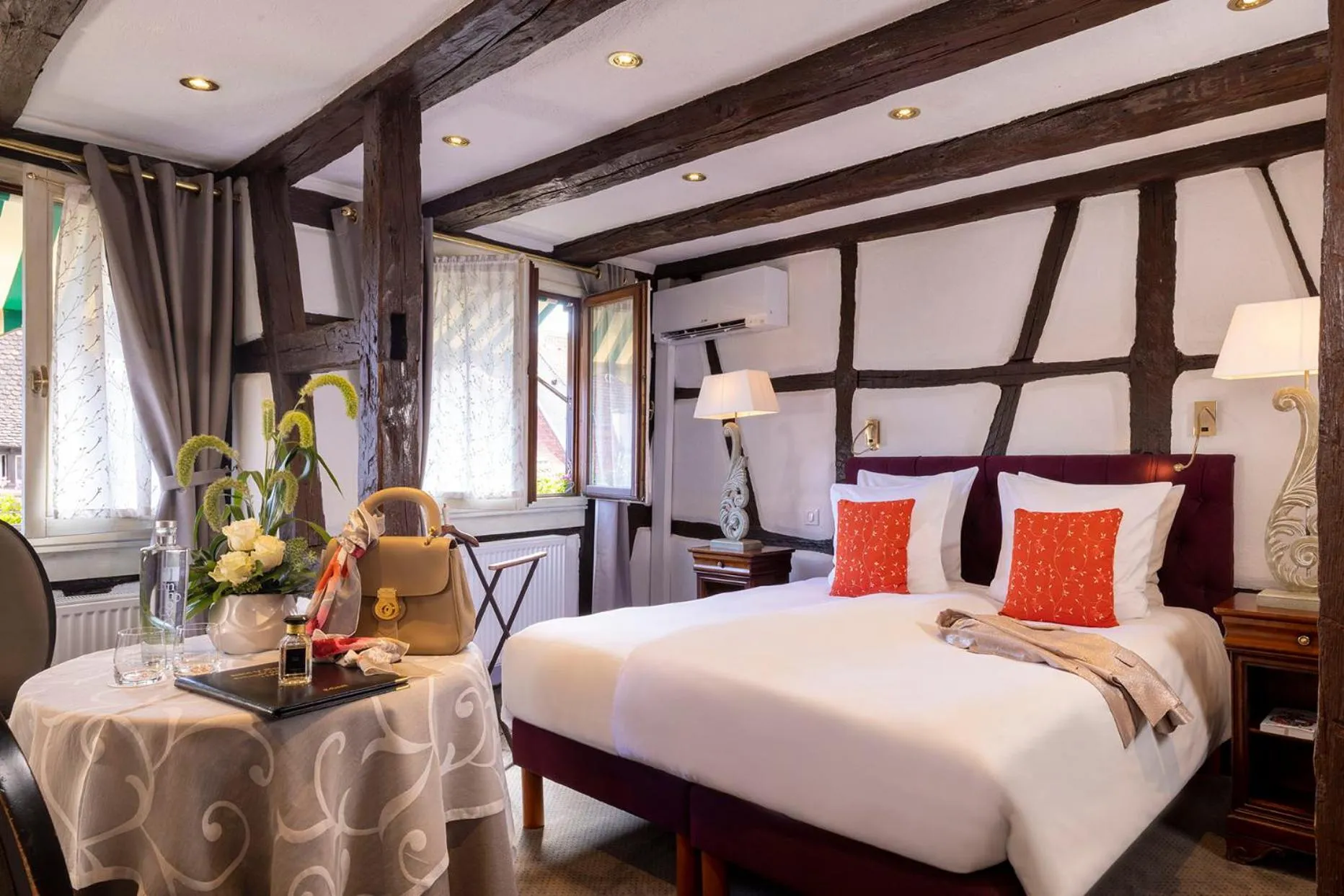 Bedroom, Bed in Hotel Restaurant Le Maréchal - Teritoria