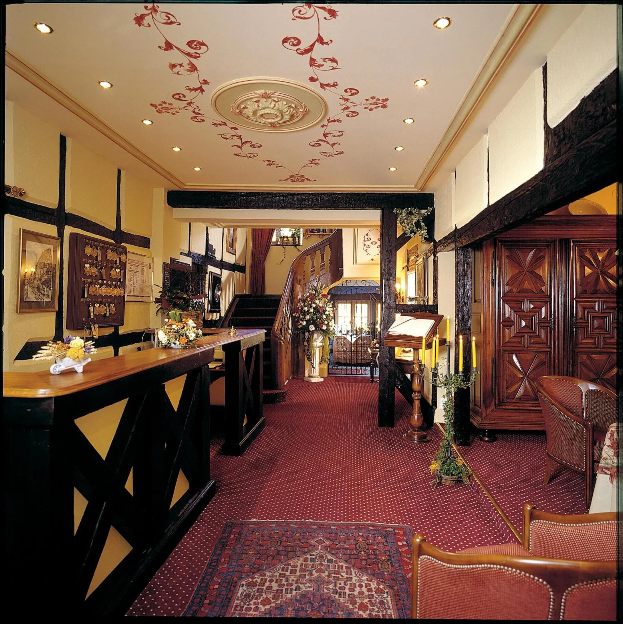 Lobby or reception in Hotel Restaurant Le Maréchal - Teritoria