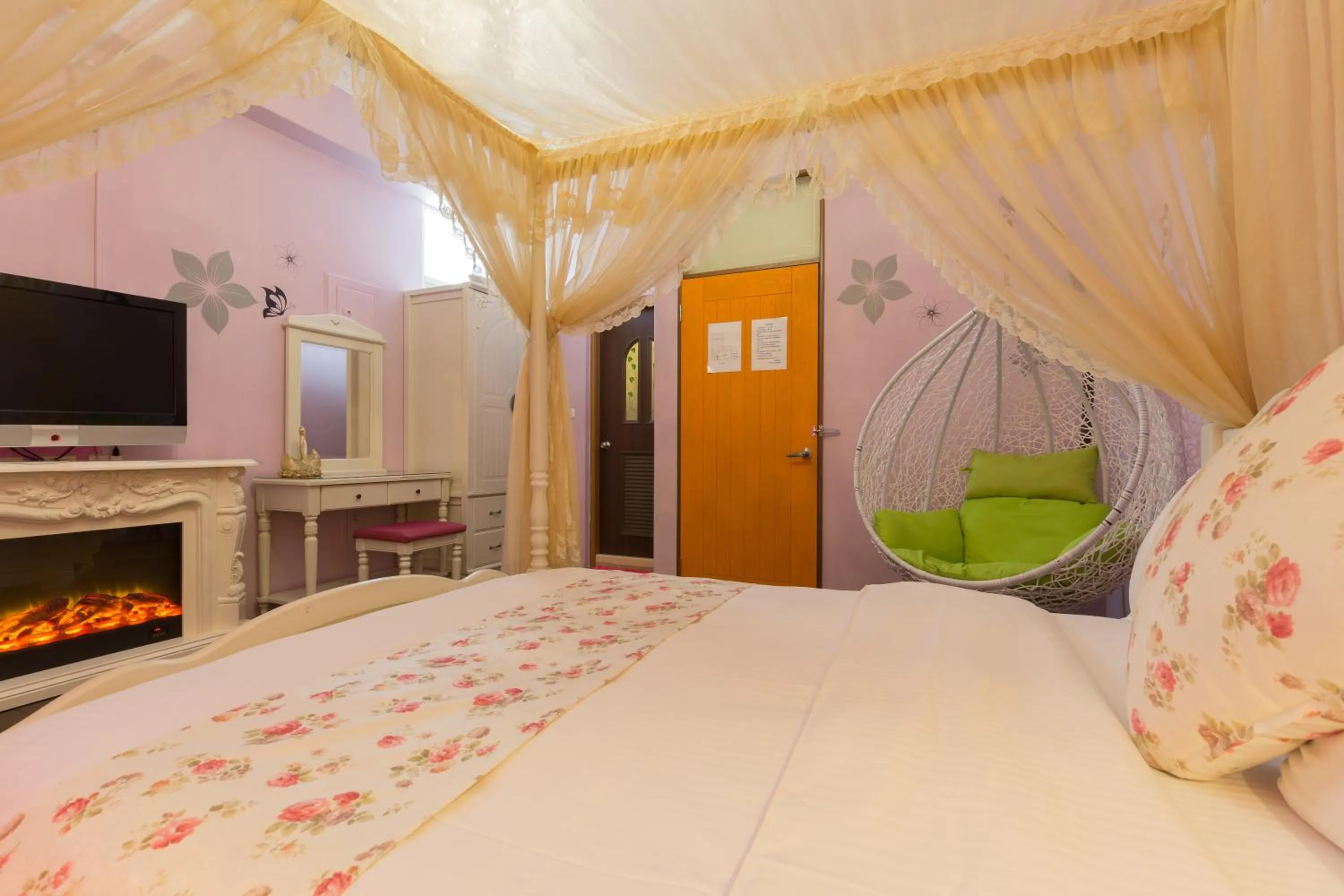 Bed in Ali Ba Ba B&B