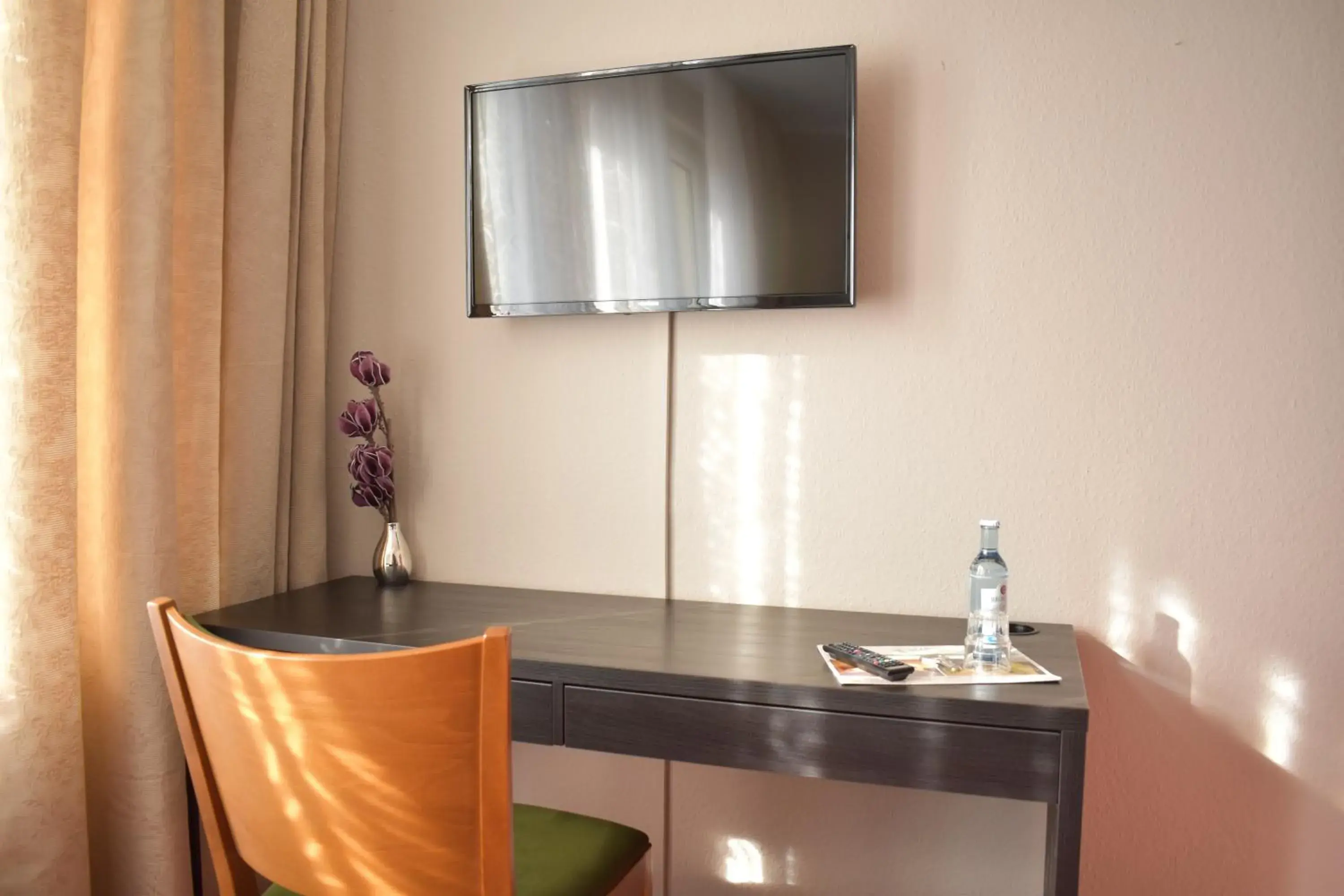 Single Room in T&T by Thiesmann Single Room in T&T by Thiesmann