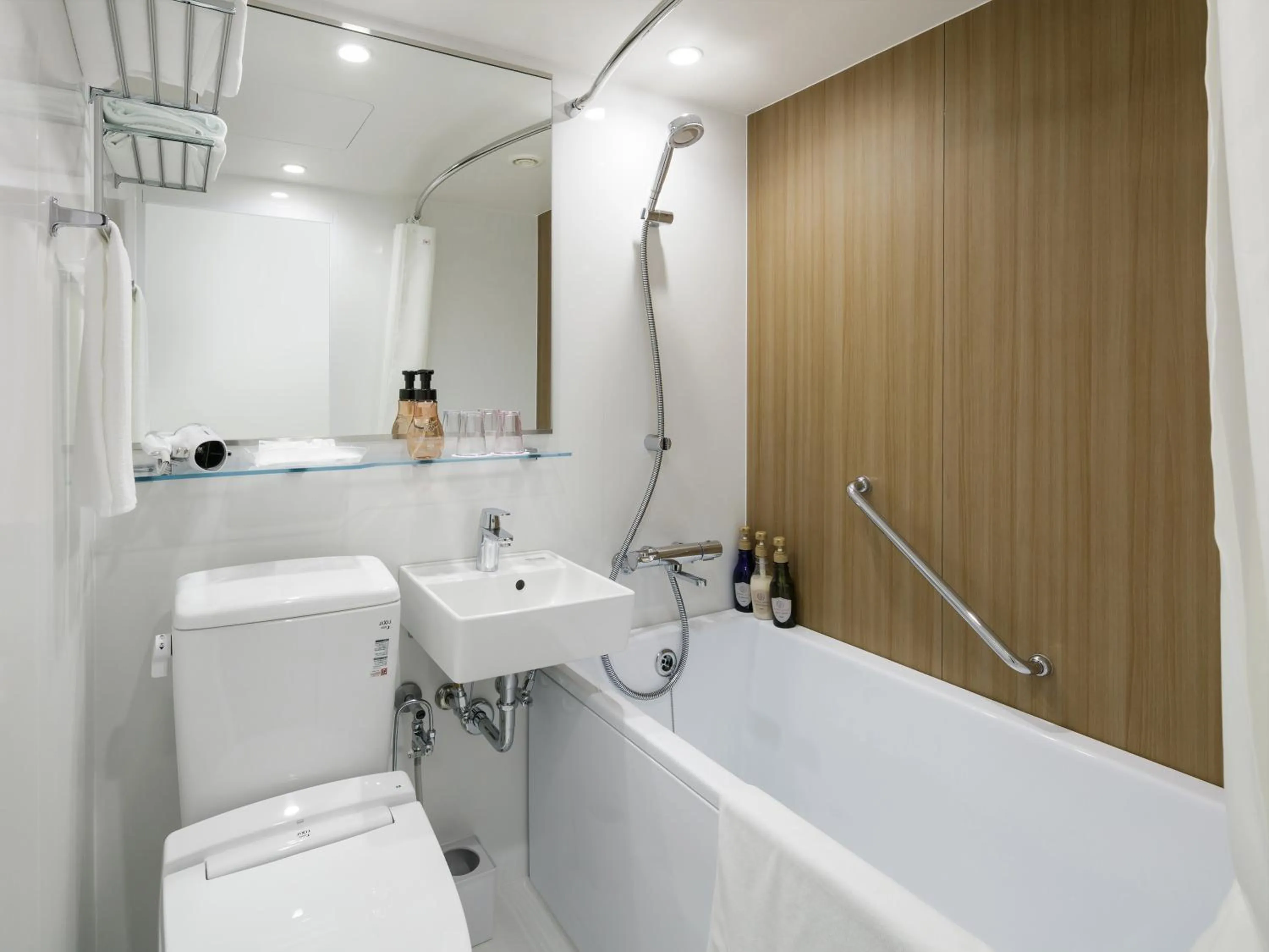 Photo of the whole room, Bathroom in Cent Inn Nibankan