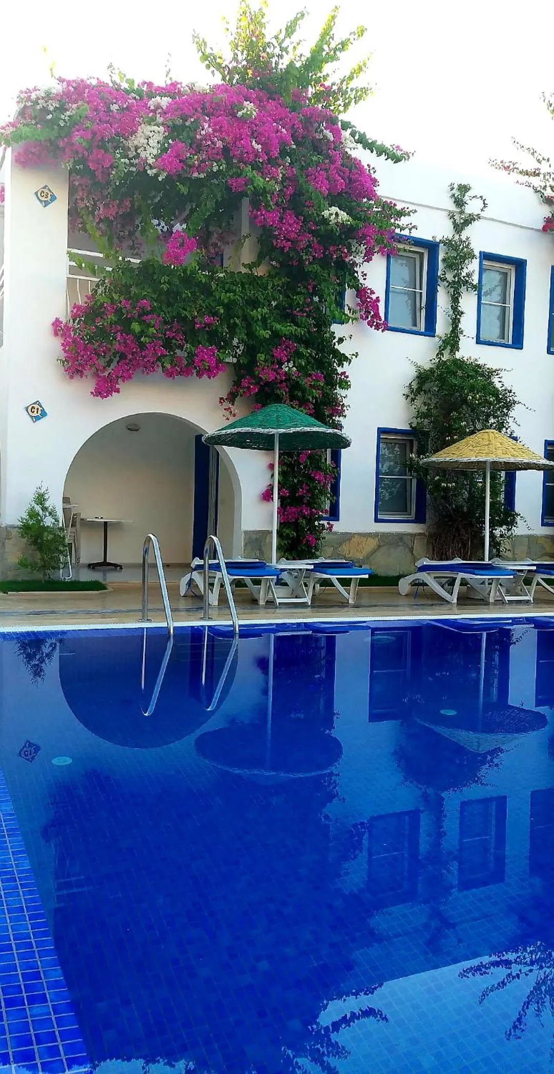 Paradise Apart Hotel