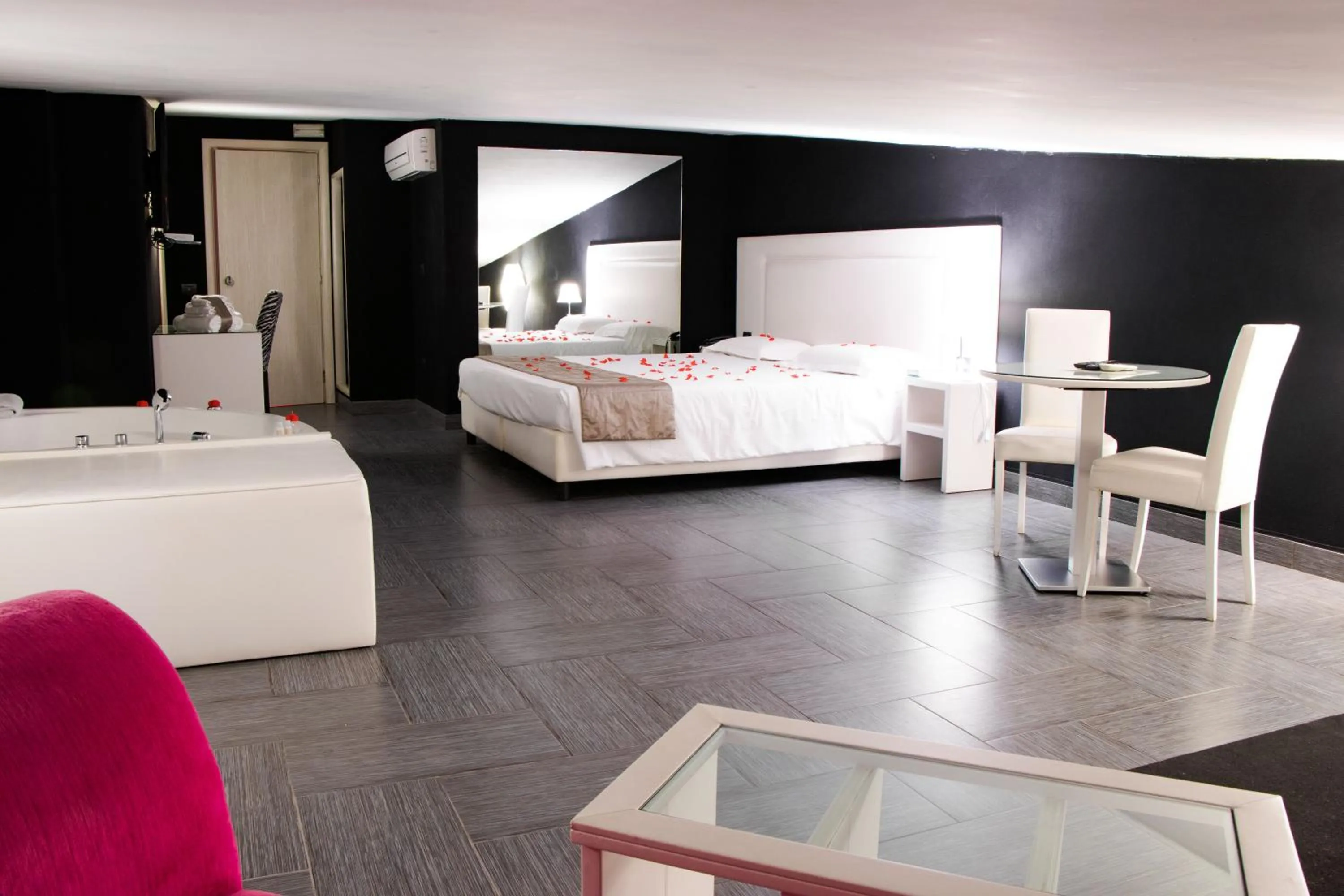 Bed in Hotel Masaniello Luxury