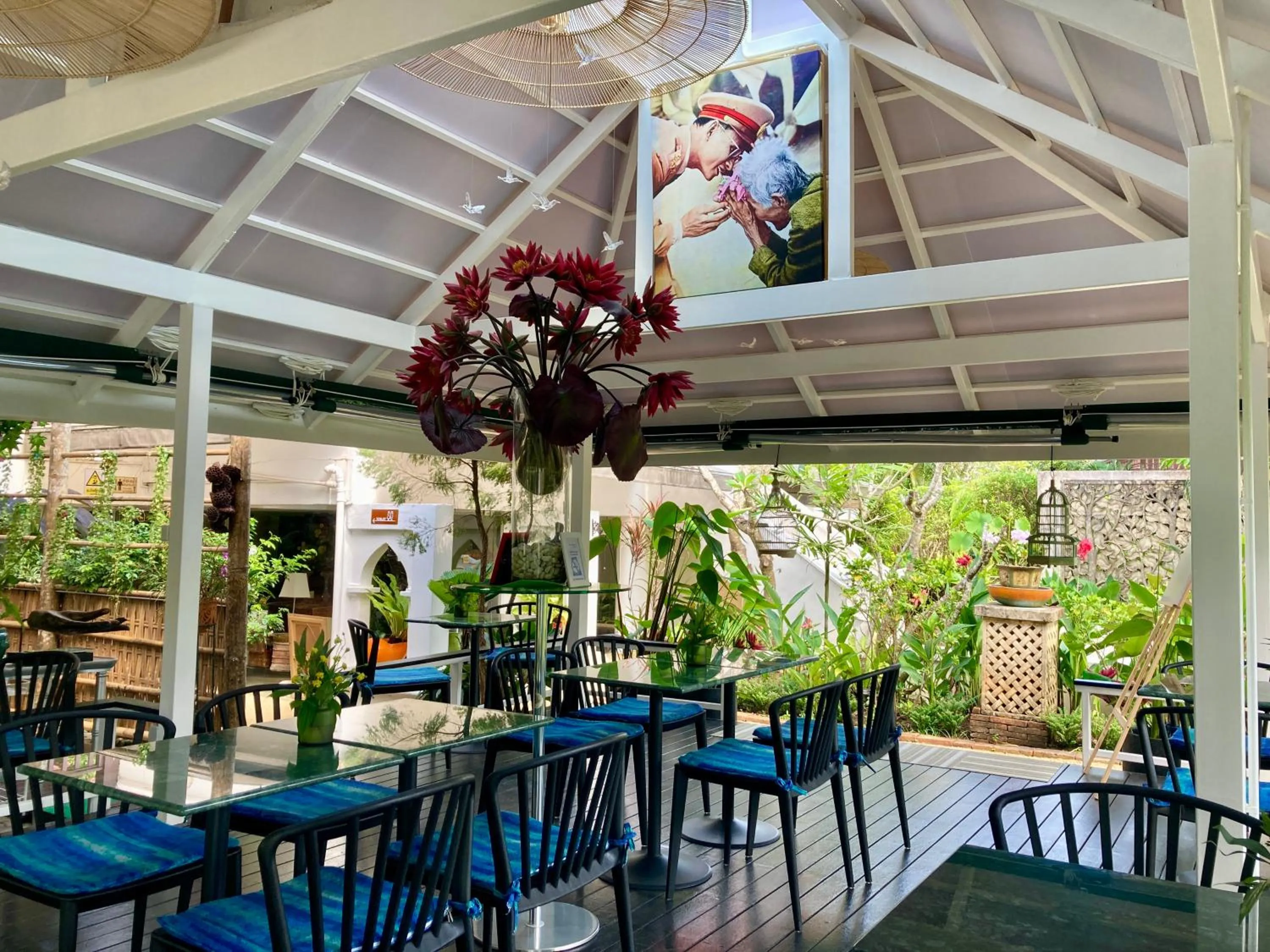 Restaurant/places to eat in Ban Kaew Villas