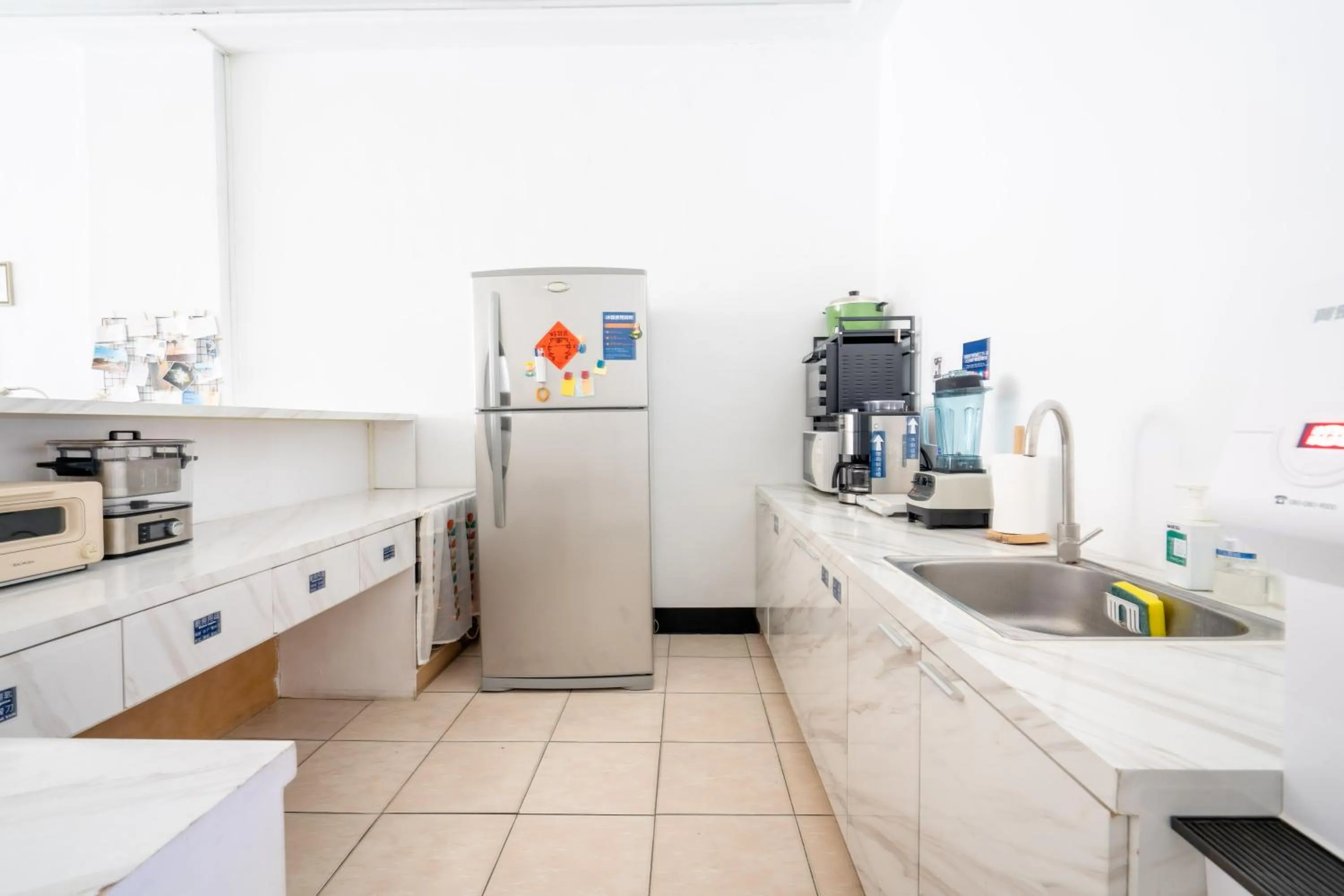 Kitchen or kitchenette in Utopia Hostel