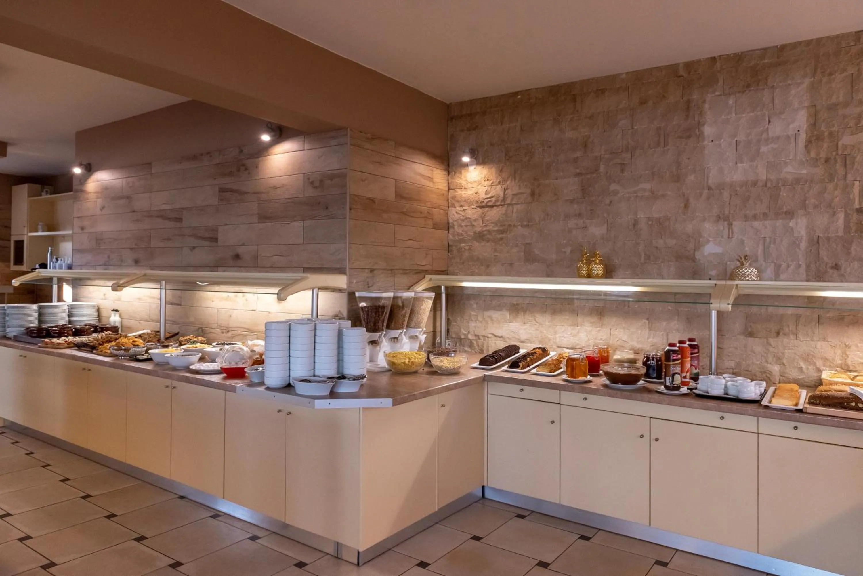 Buffet breakfast in Eurohotel Theo Hotel