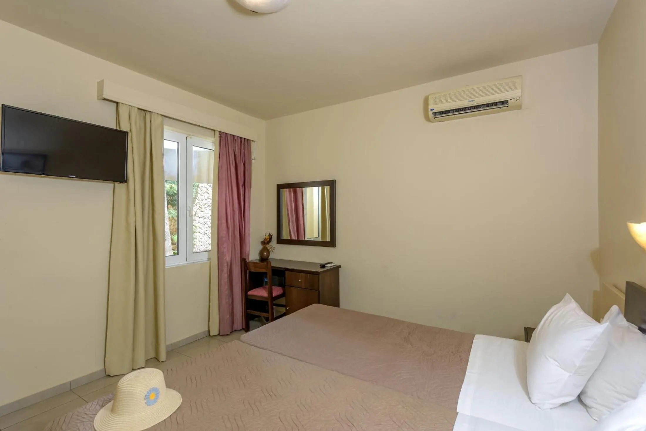 Bedroom in Eurohotel Theo Hotel