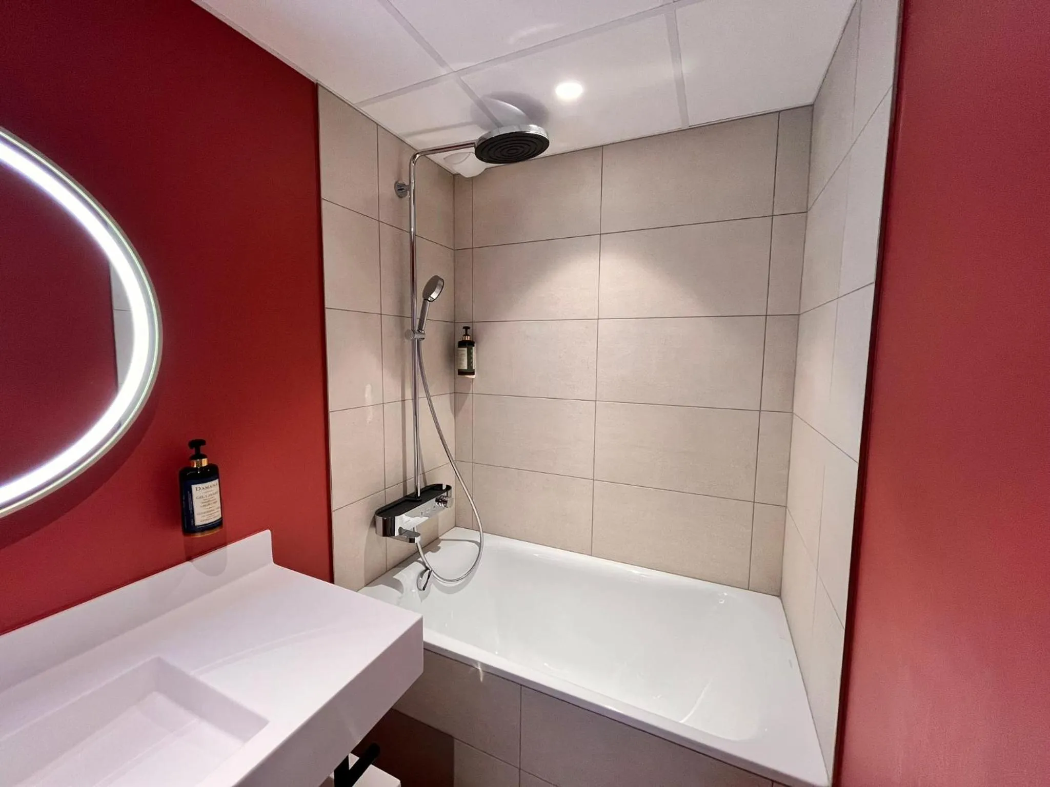 Bathroom in Logis Hotel L'Ours de Mutzig