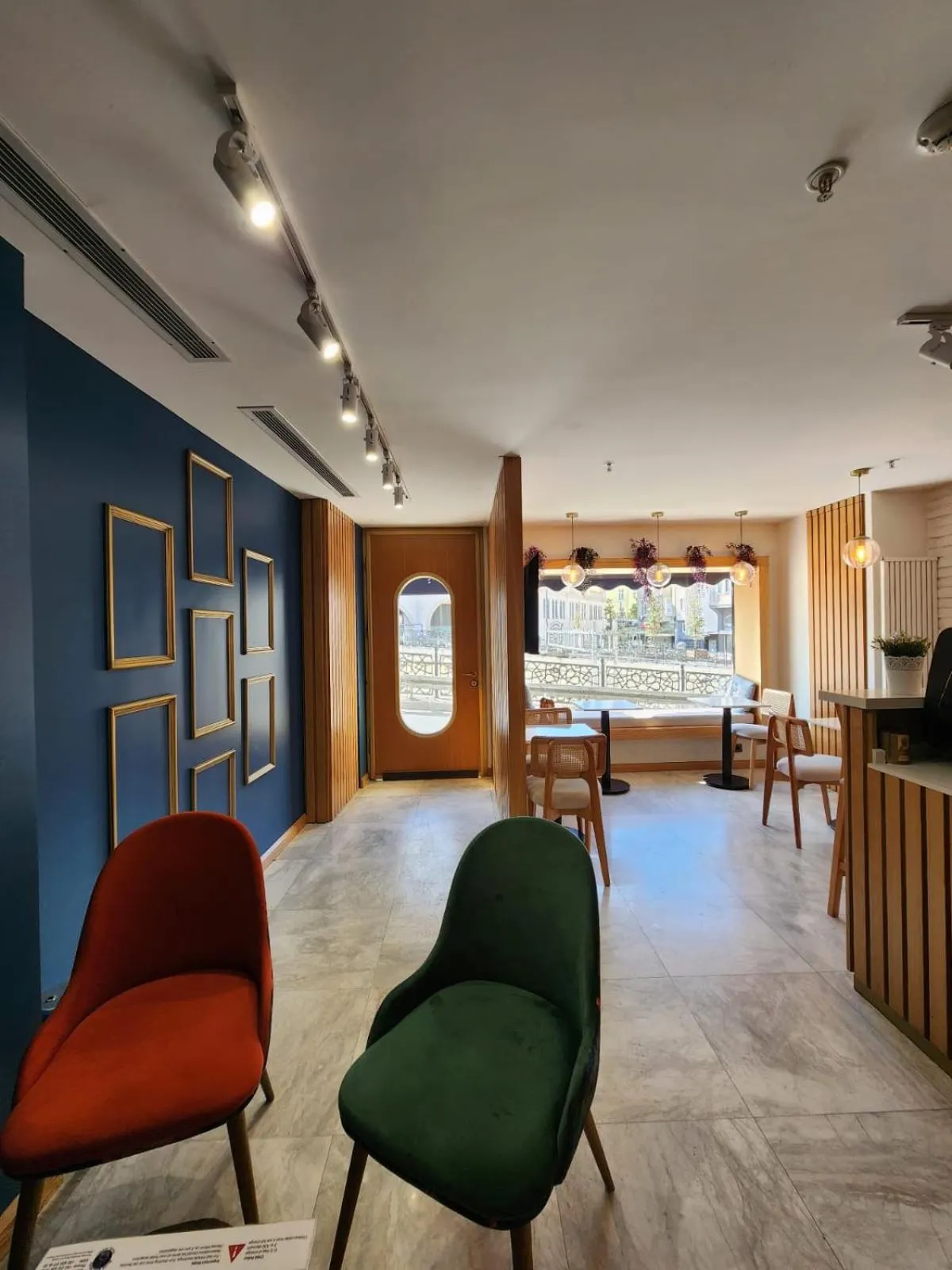 Restaurant/places to eat in Taksim Landhouse Hotel