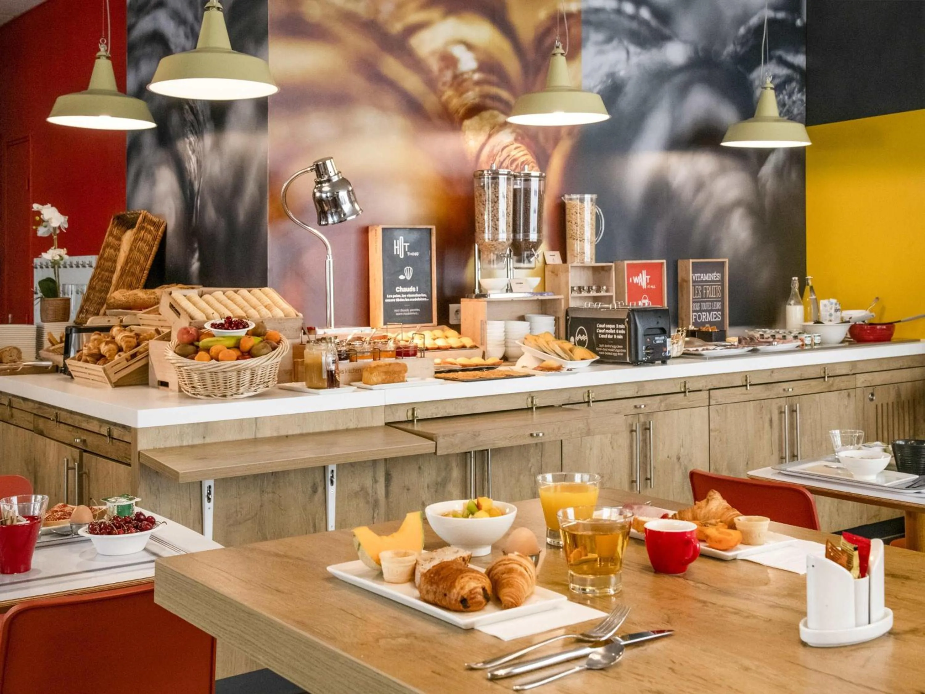 Breakfast in ibis Gap Centre