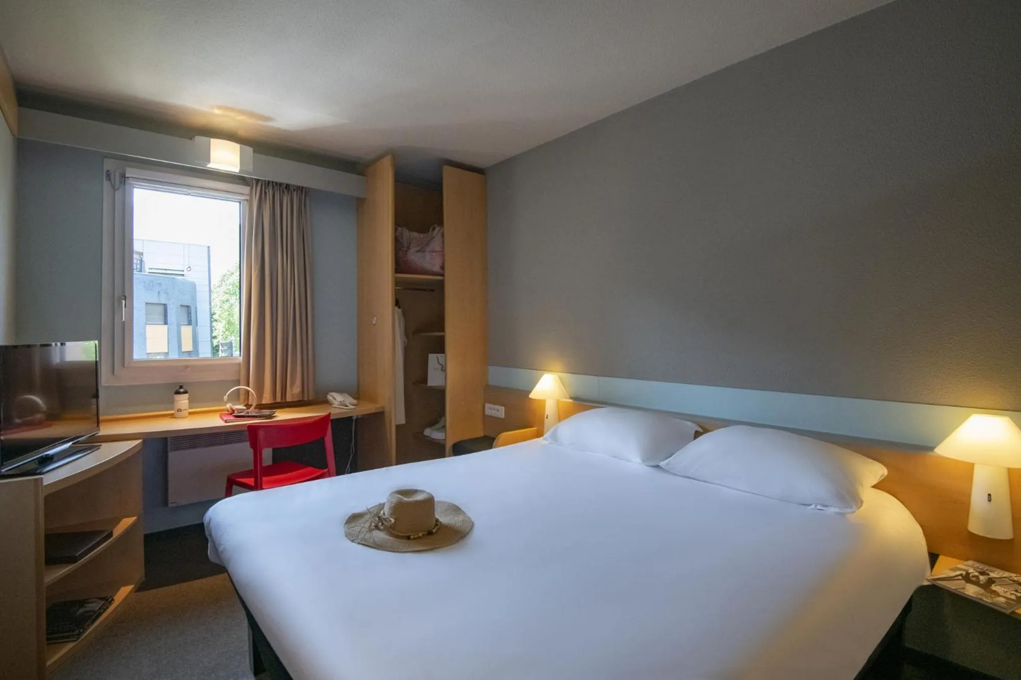 Bed in ibis Gap Centre