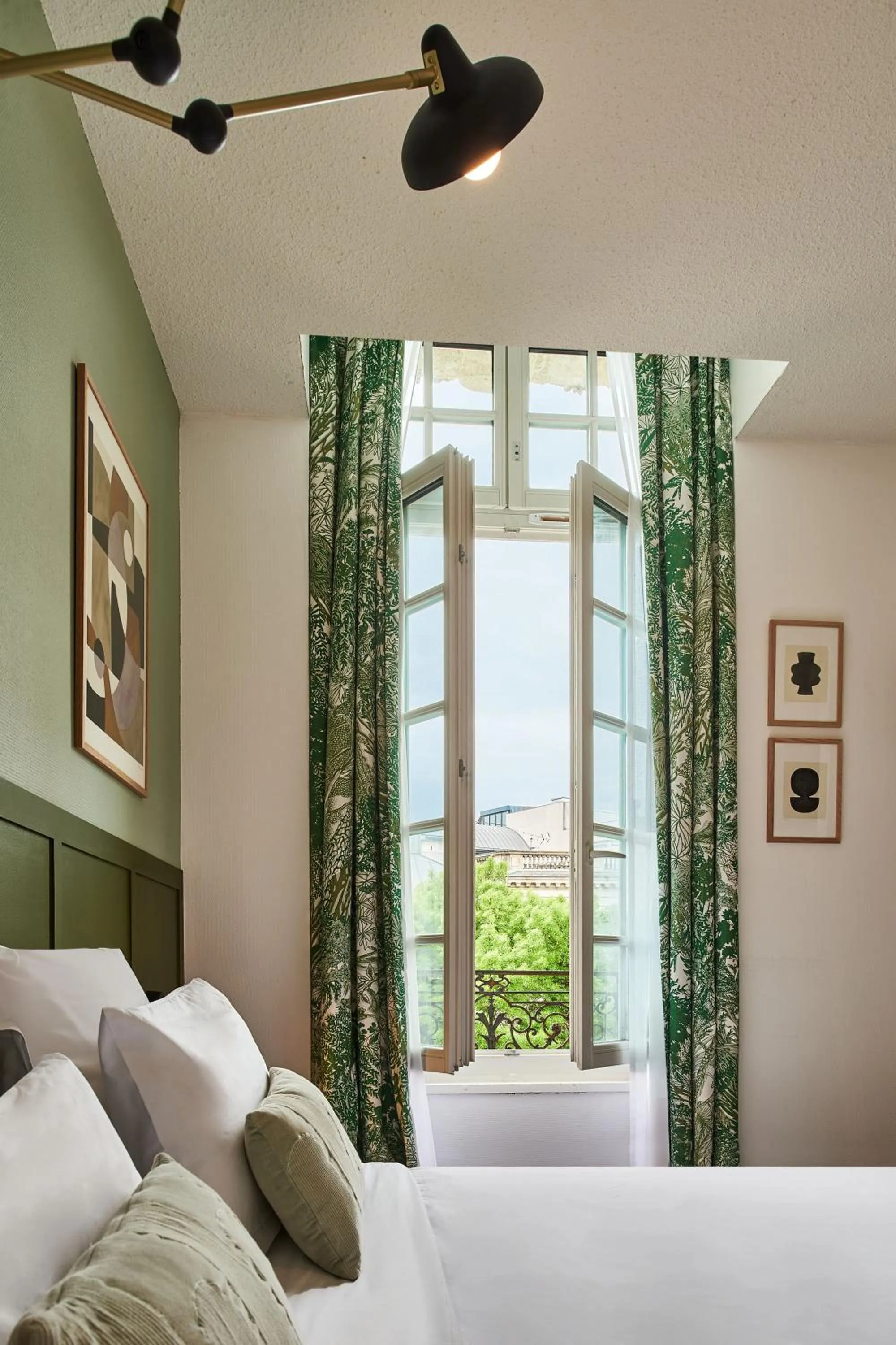 Bedroom, Bed in Hôtel Bordeaux Clémenceau by Happyculture