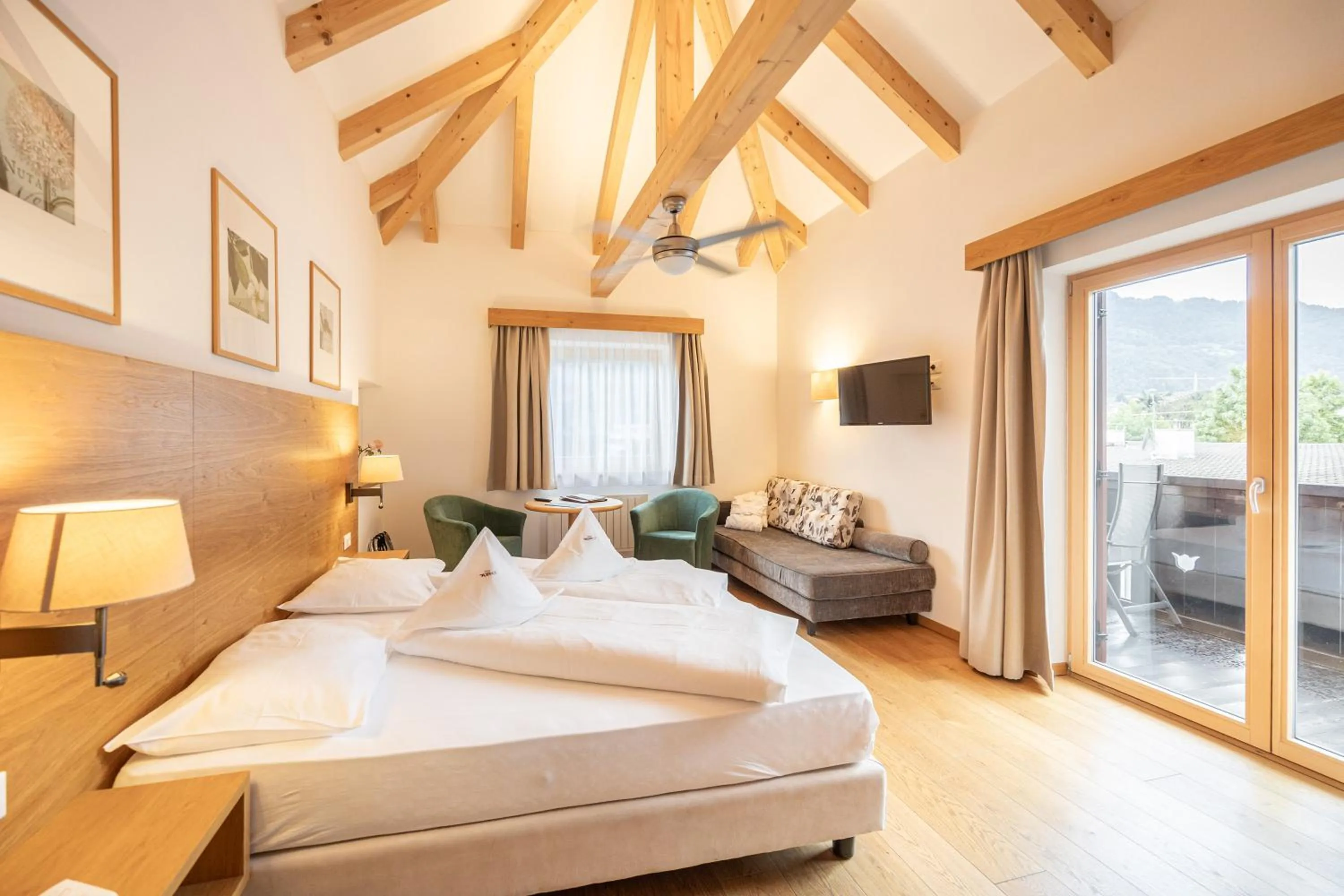 Bedroom, Bed in Parkhotel Tirolerhof