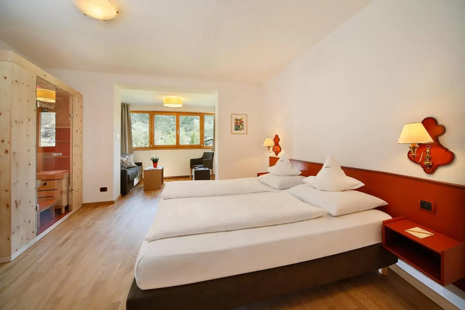 Superior Double Room with Balcony in Parkhotel Tirolerhof Superior Double Room with Balcony in Parkhotel Tirolerhof