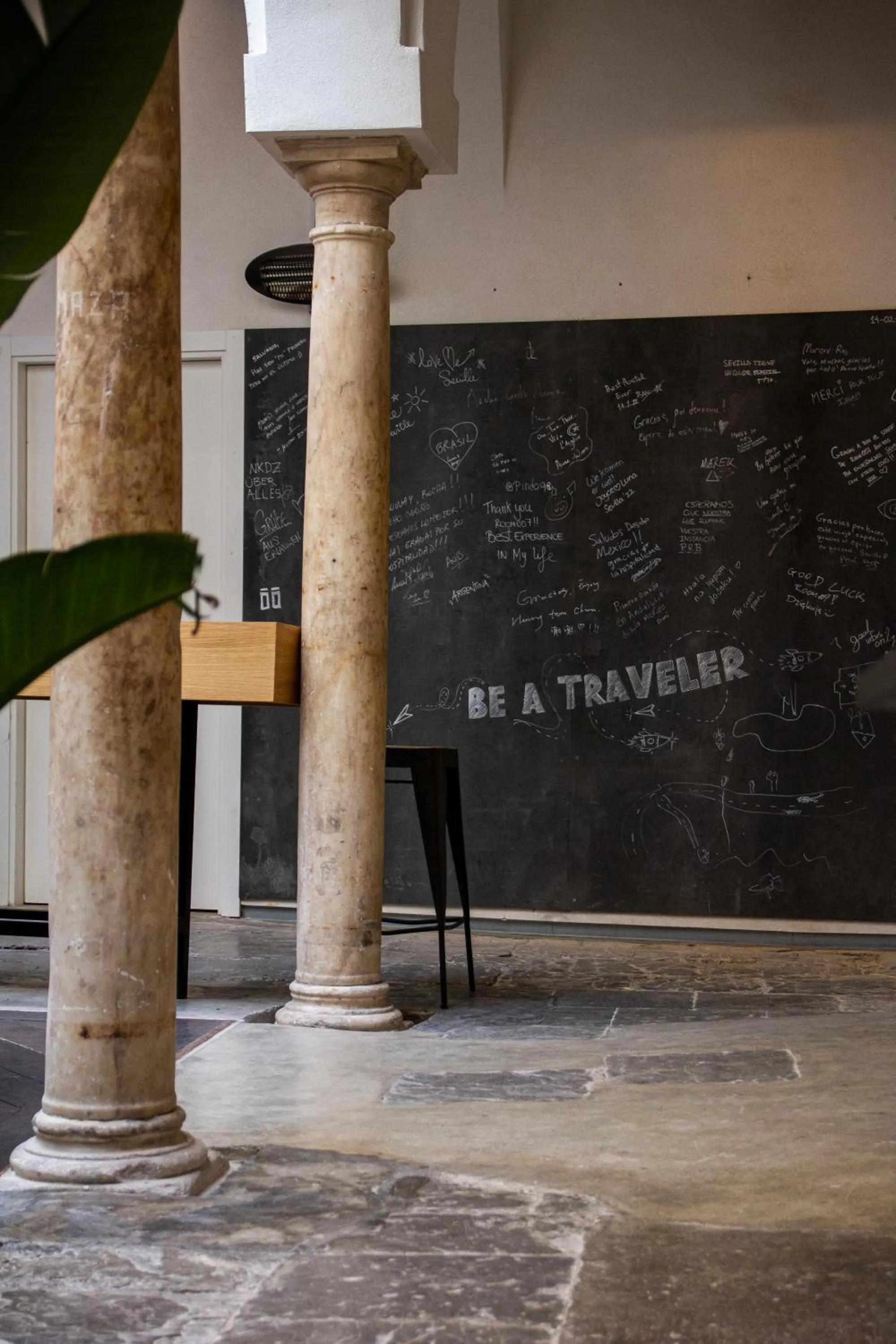 Property building in room00 Salvador Hostel