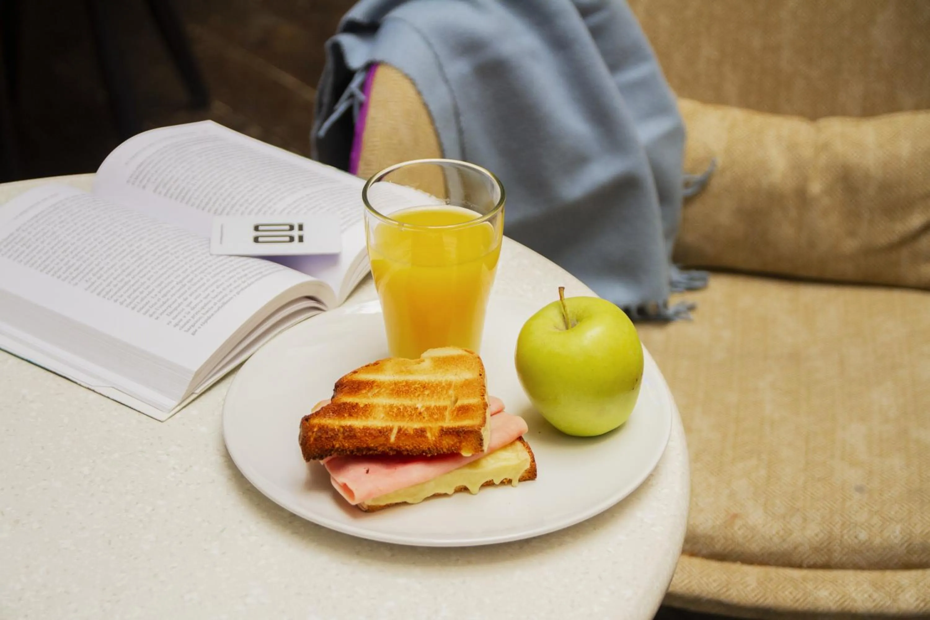 Breakfast in room00 Salvador Hostel