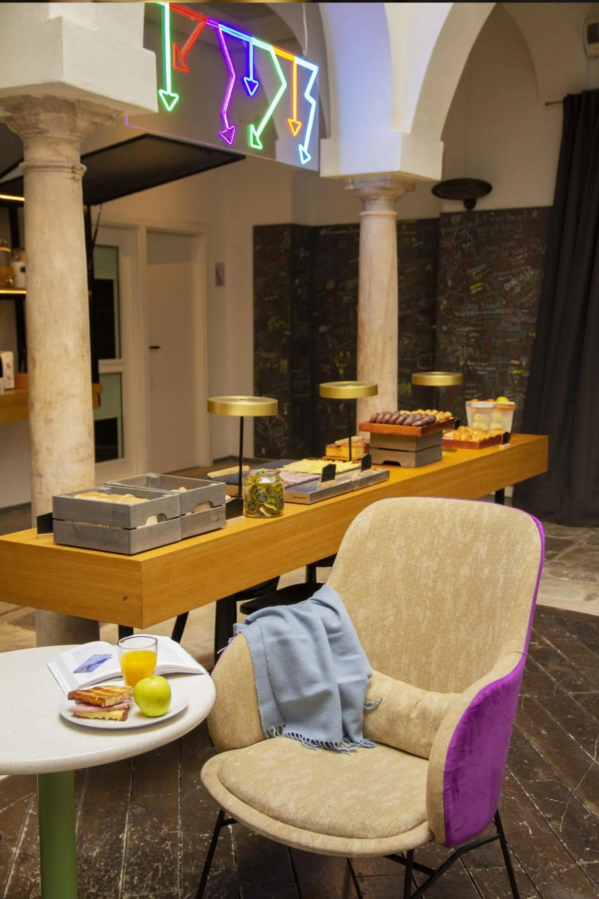 Food and drinks in room00 Salvador Hostel