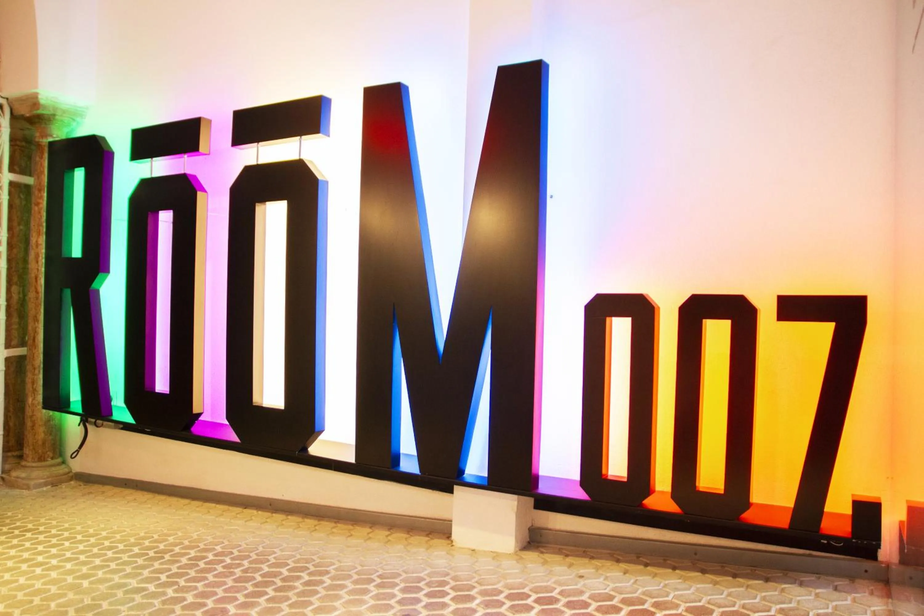 Logo/Certificate/Sign in room00 Salvador Hostel