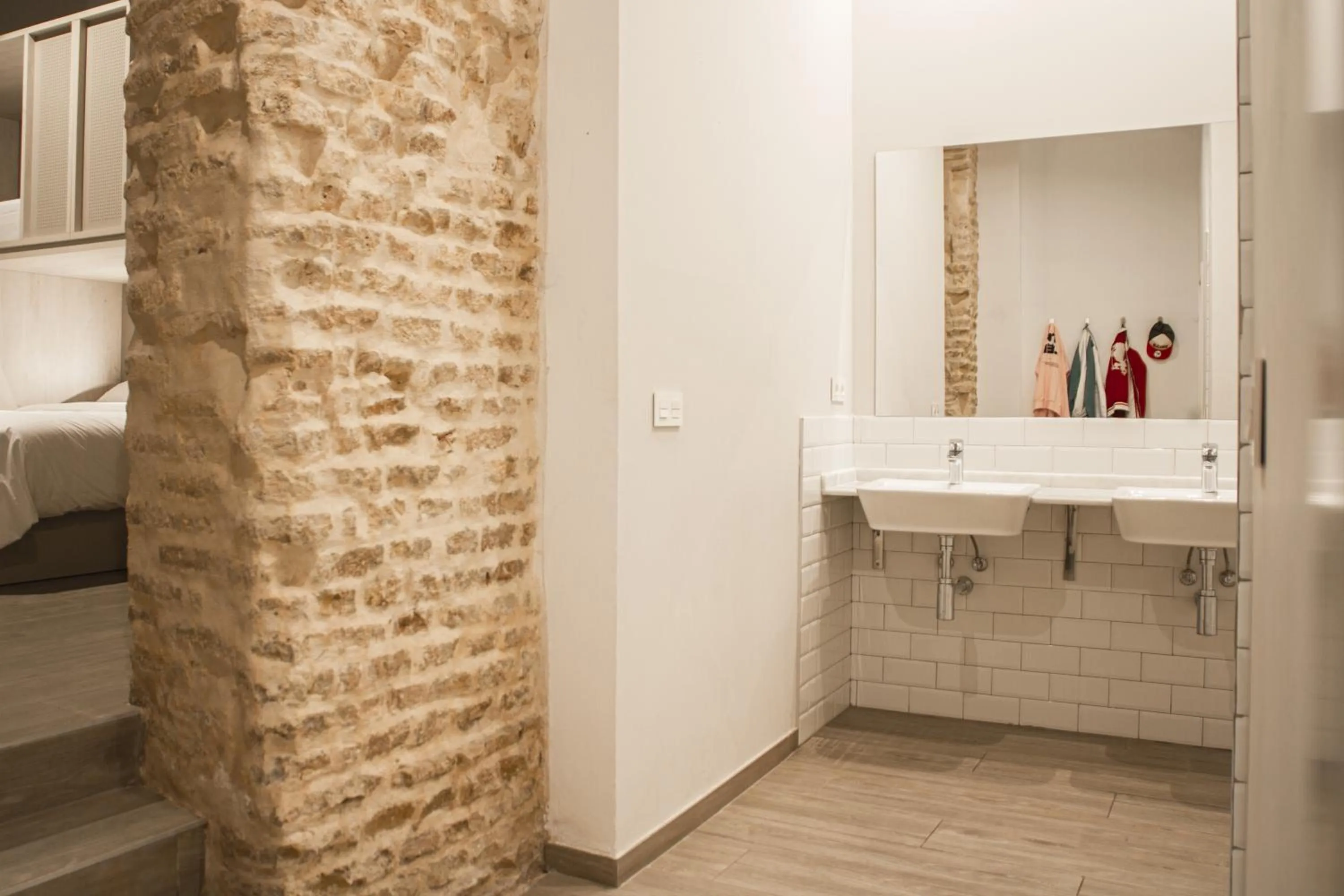 Bathroom, Bed in room00 Salvador Hostel