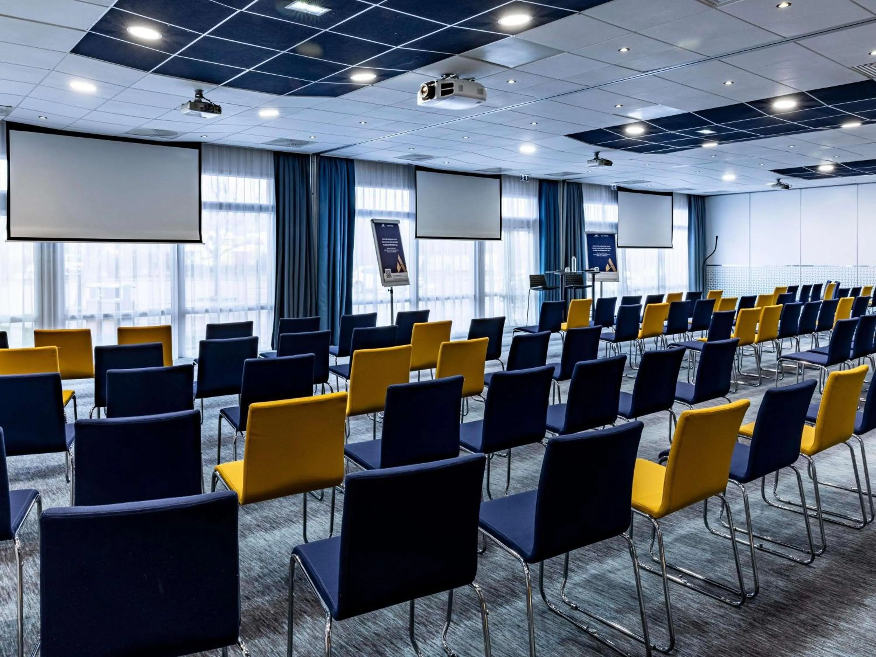 Meeting/conference room in Novotel Beaune