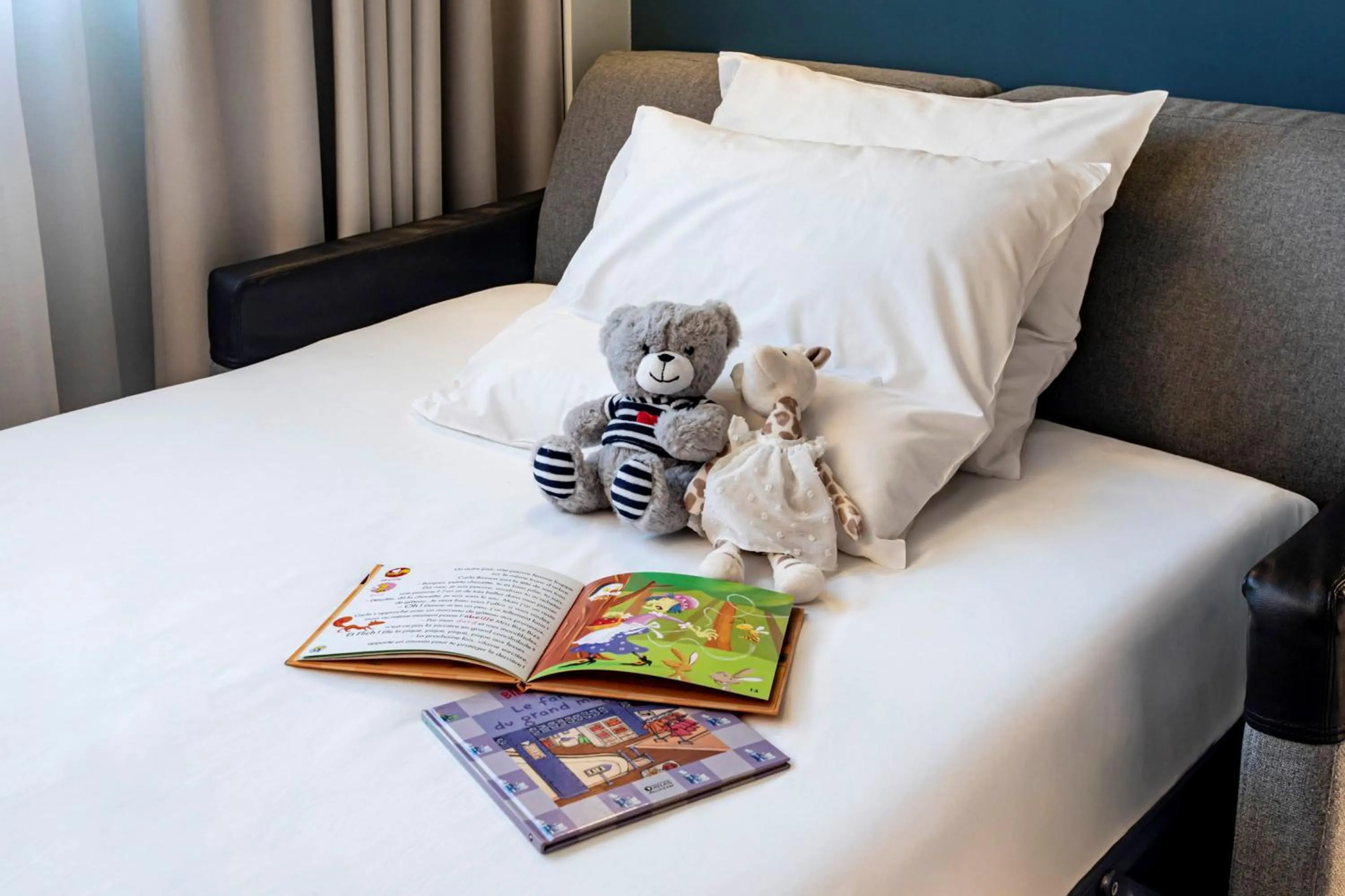 Bed in Novotel Beaune