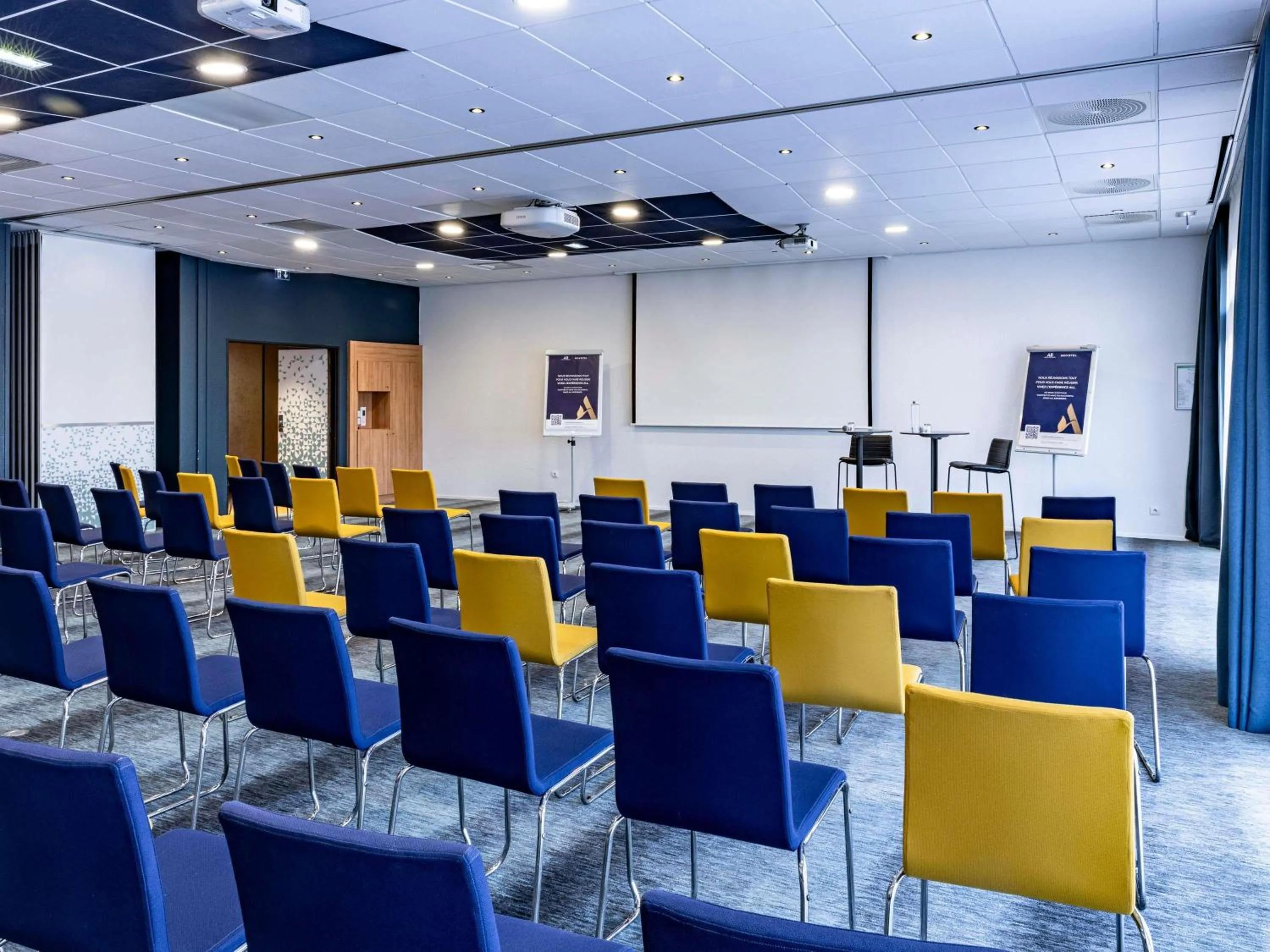 Meeting/conference room in Novotel Beaune