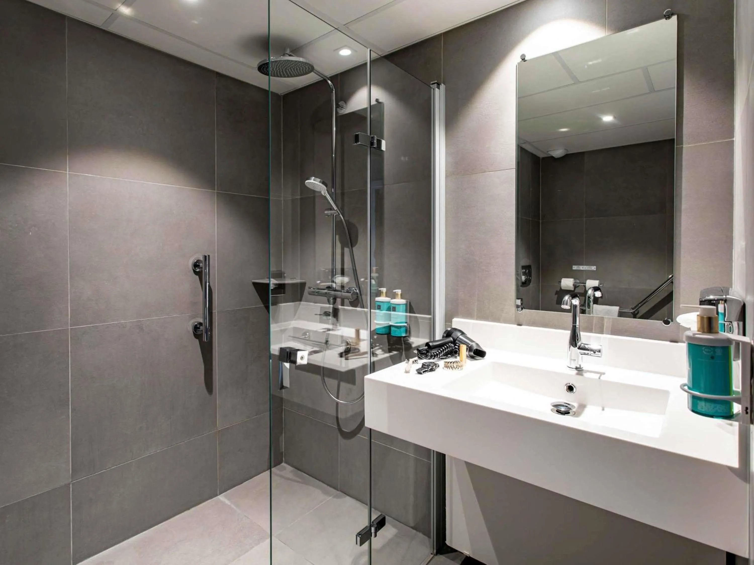 Bedroom in Novotel Beaune