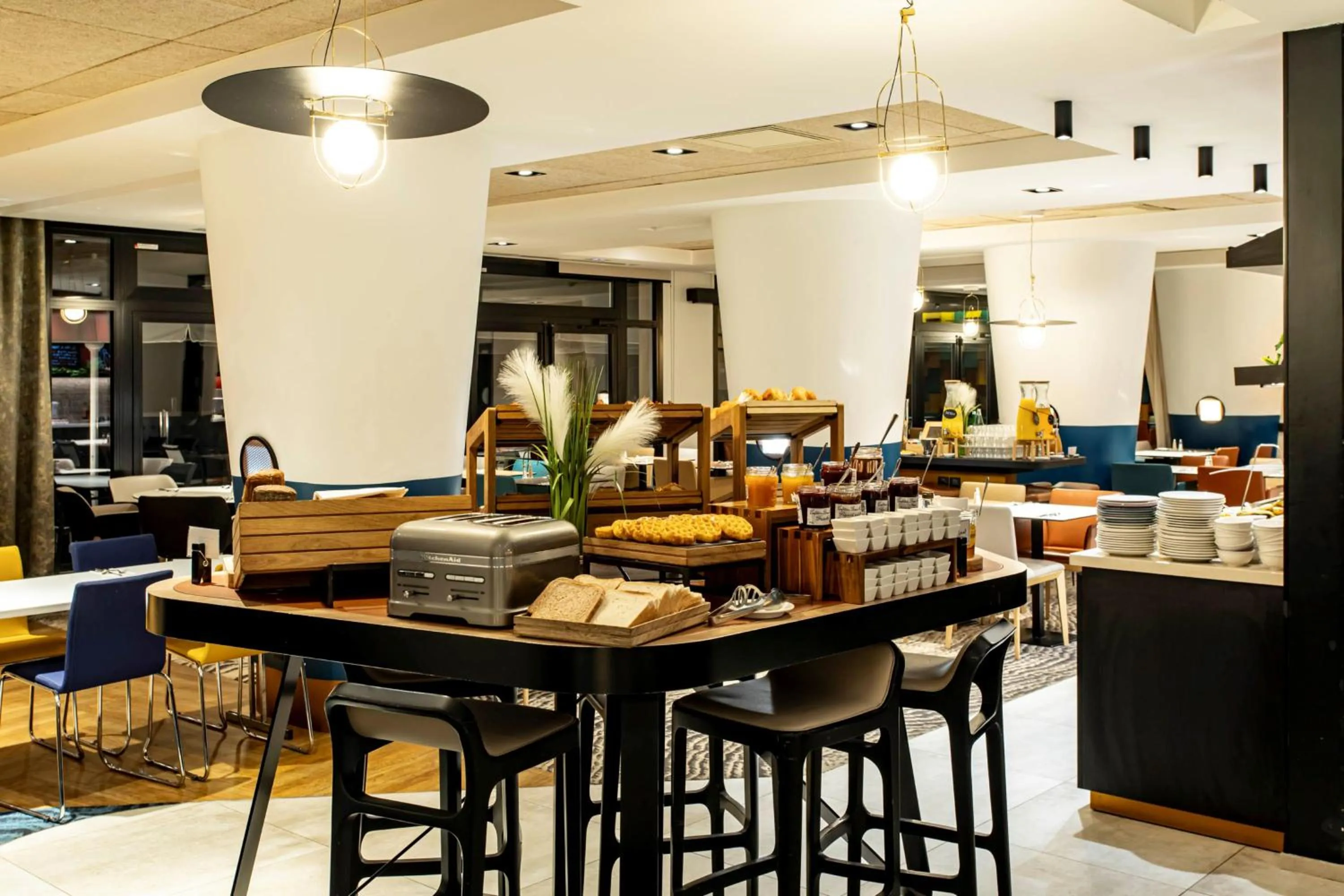 Continental breakfast in Novotel Beaune