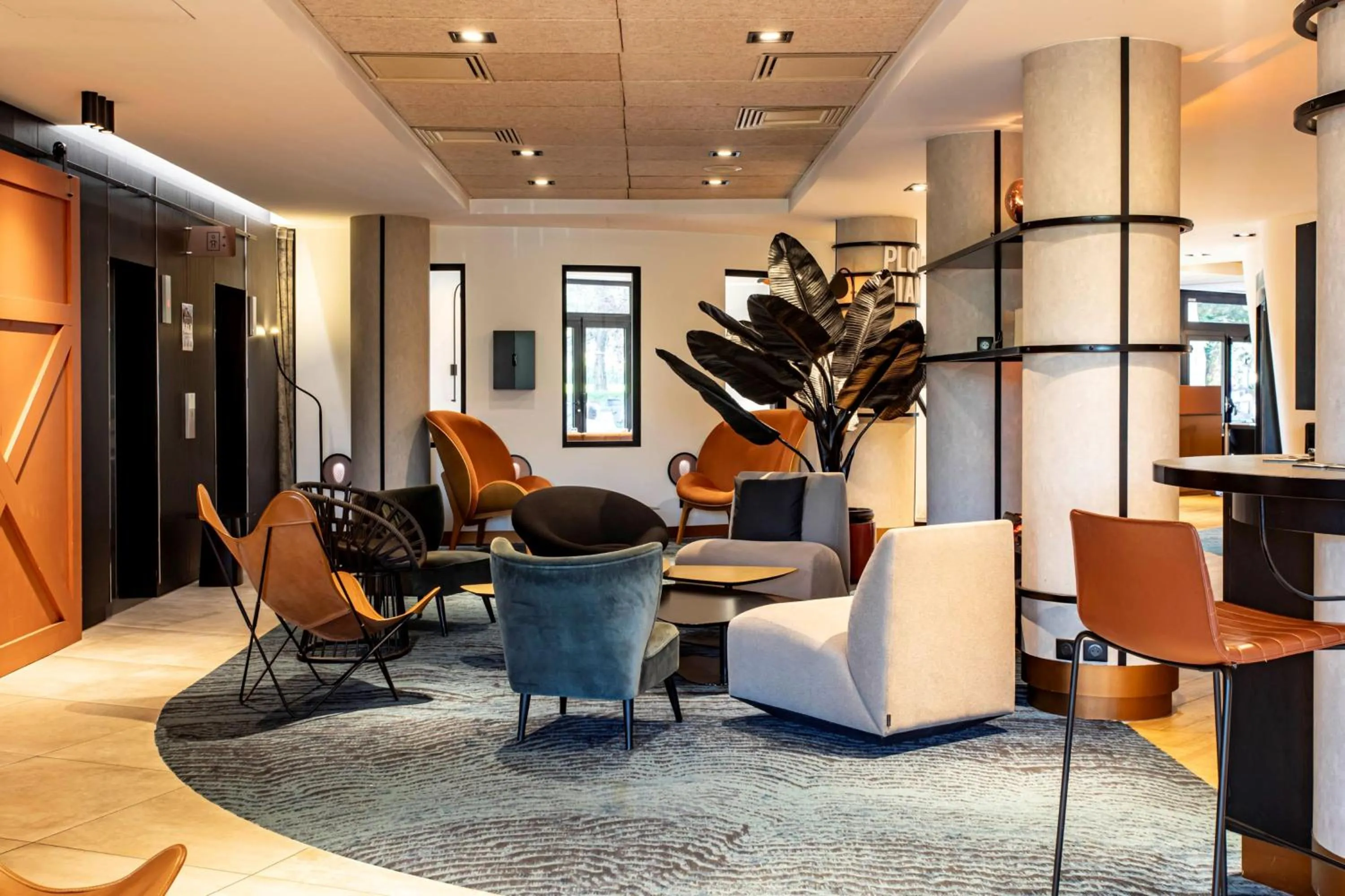 Living room in Novotel Beaune