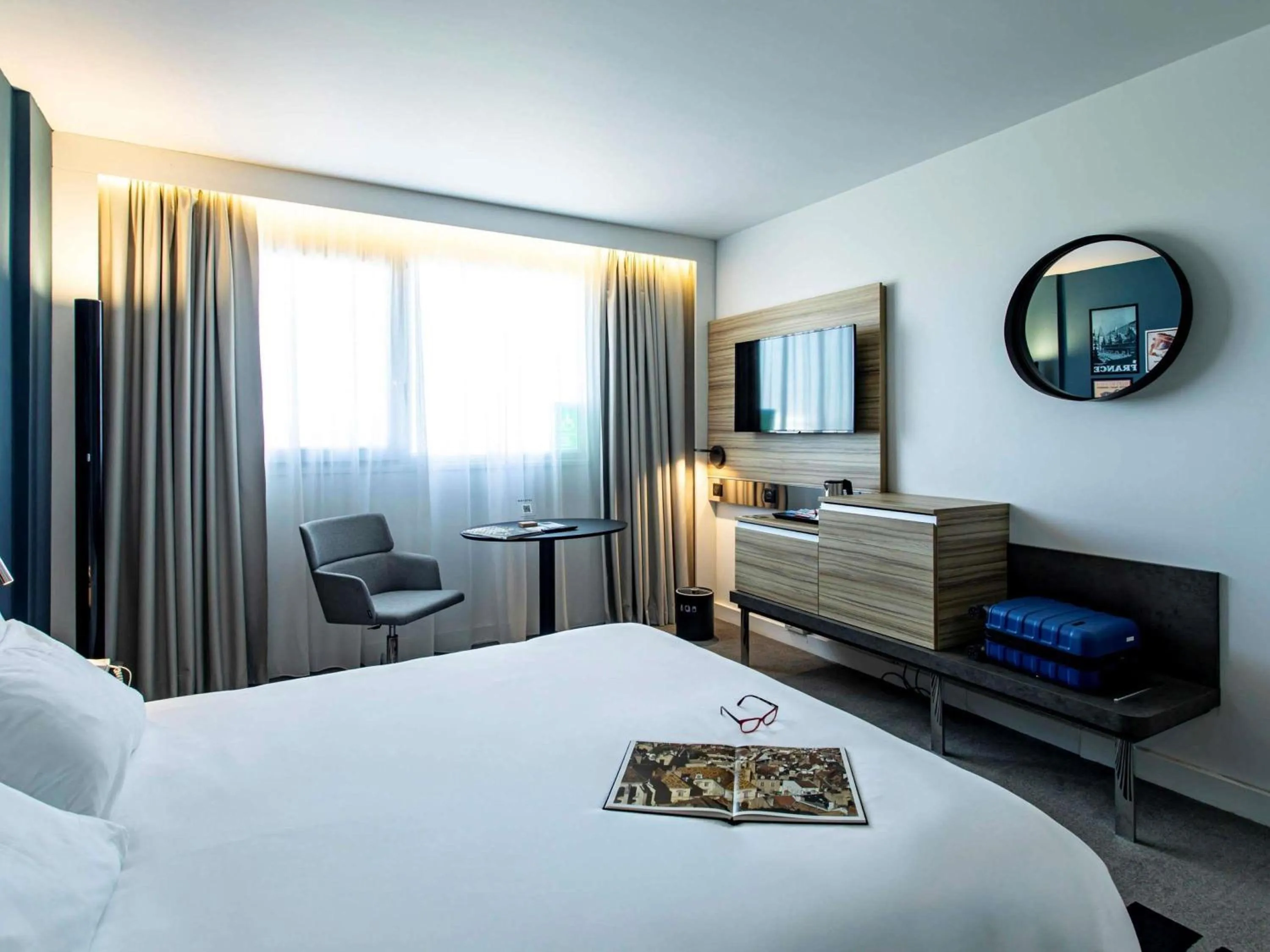 Bedroom, Bed in Novotel Beaune