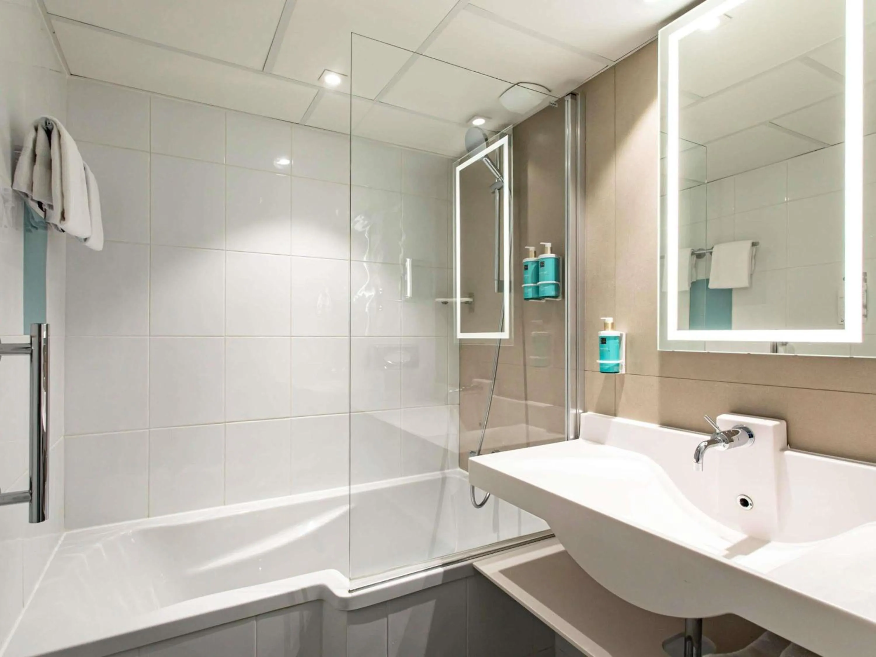 Bedroom in Novotel Beaune