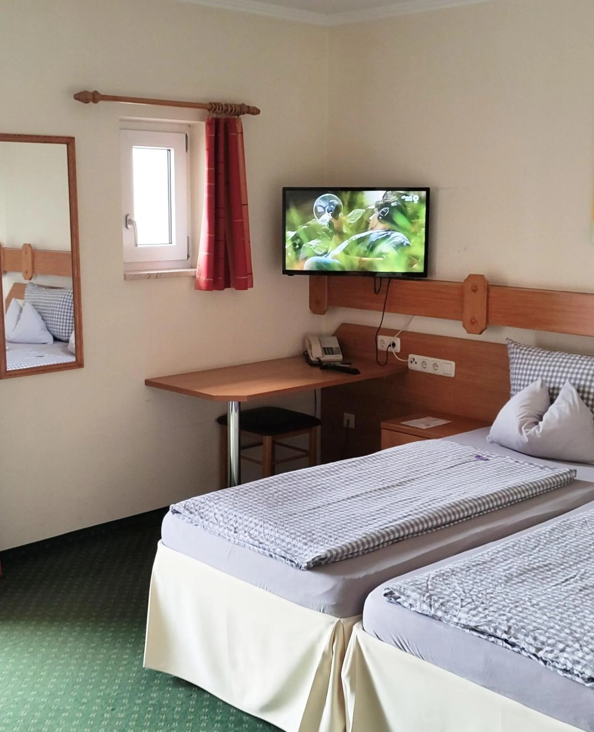 TV and multimedia, Bed in Hotel Fortuna