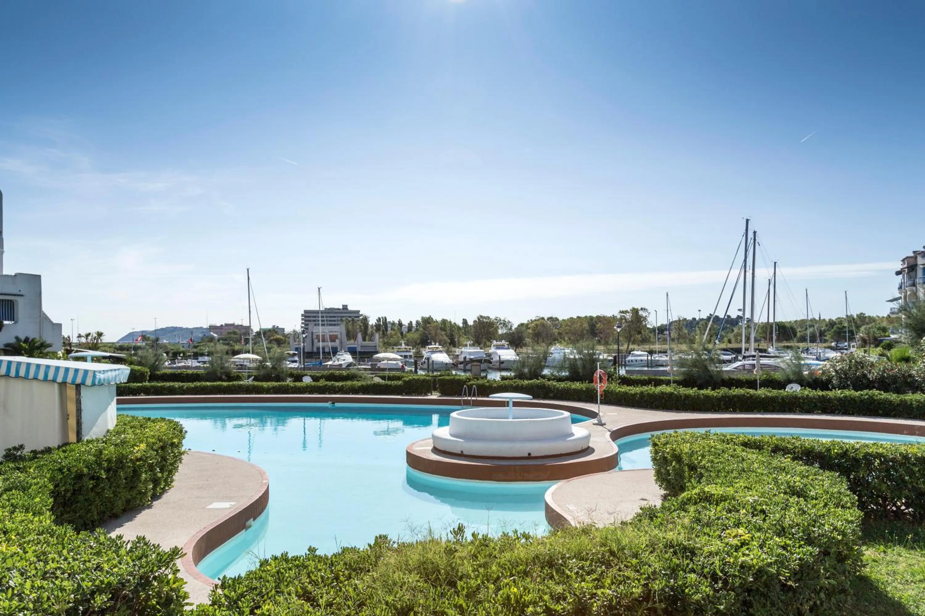 Swimming pool in Portoverde Beach Apartments