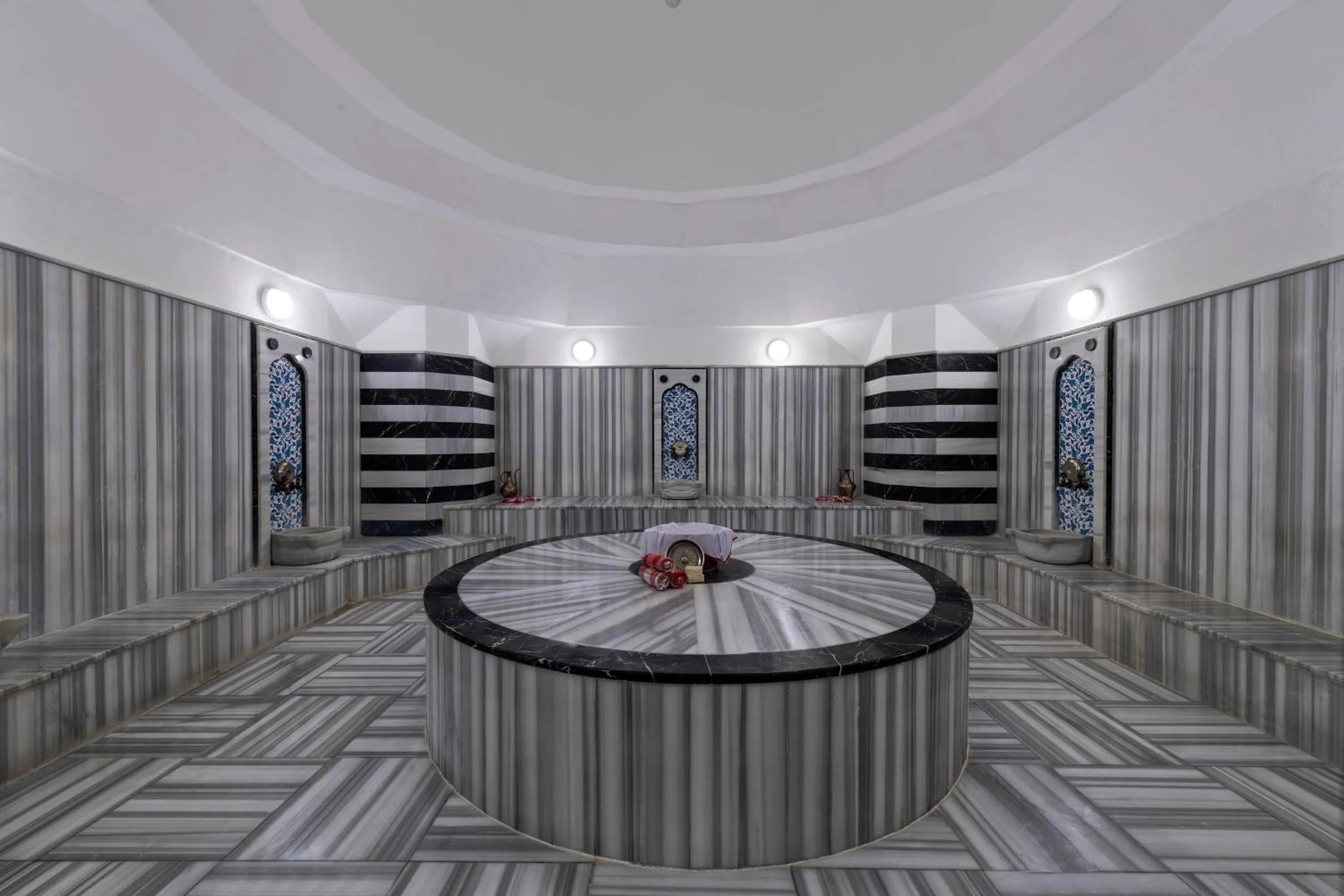 Public Bath in Turquoise Hotel