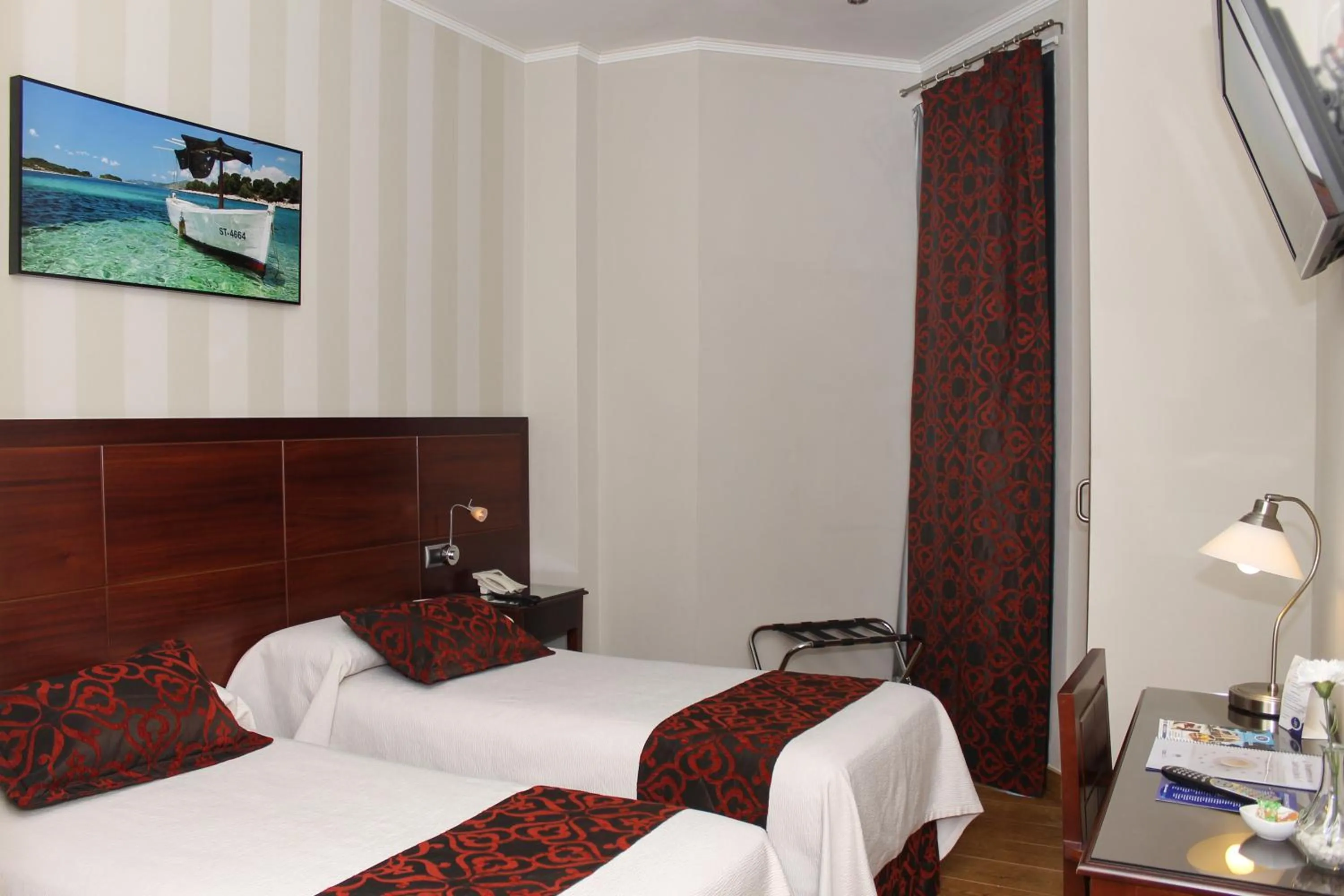 Bedroom, Bed in Hotel LB Lebrija by MA 22 Puntos