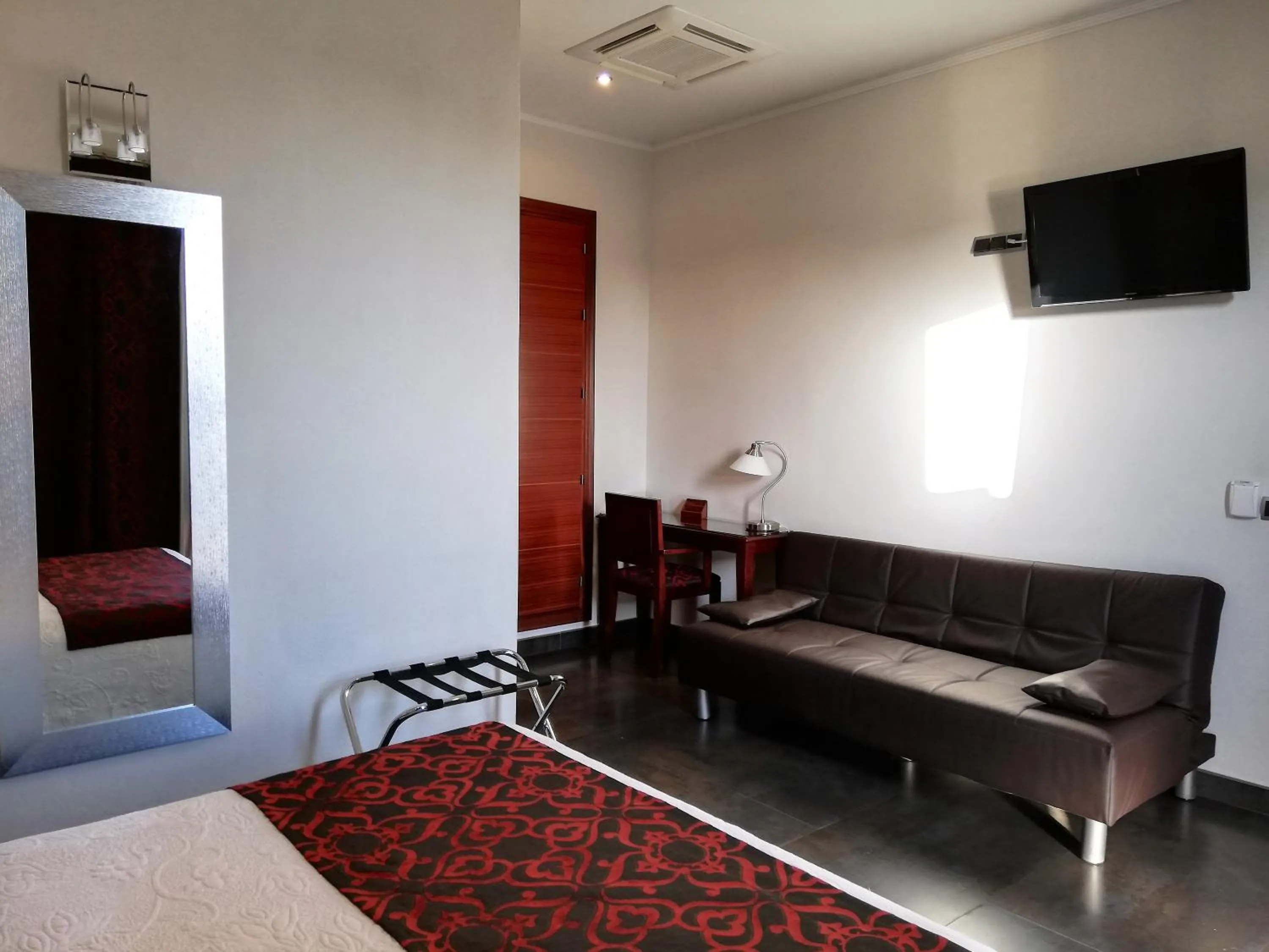 TV and multimedia, Bed in Hotel LB Lebrija by MA 22 Puntos