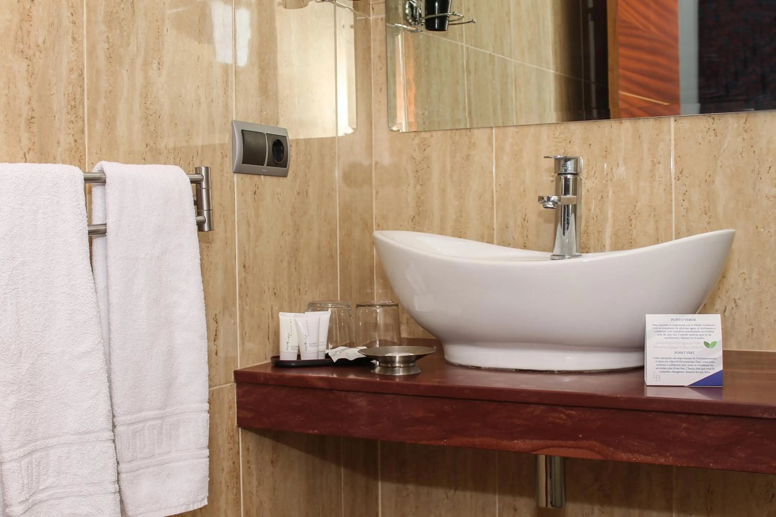 Bathroom in Hotel LB Lebrija by MA 22 Puntos