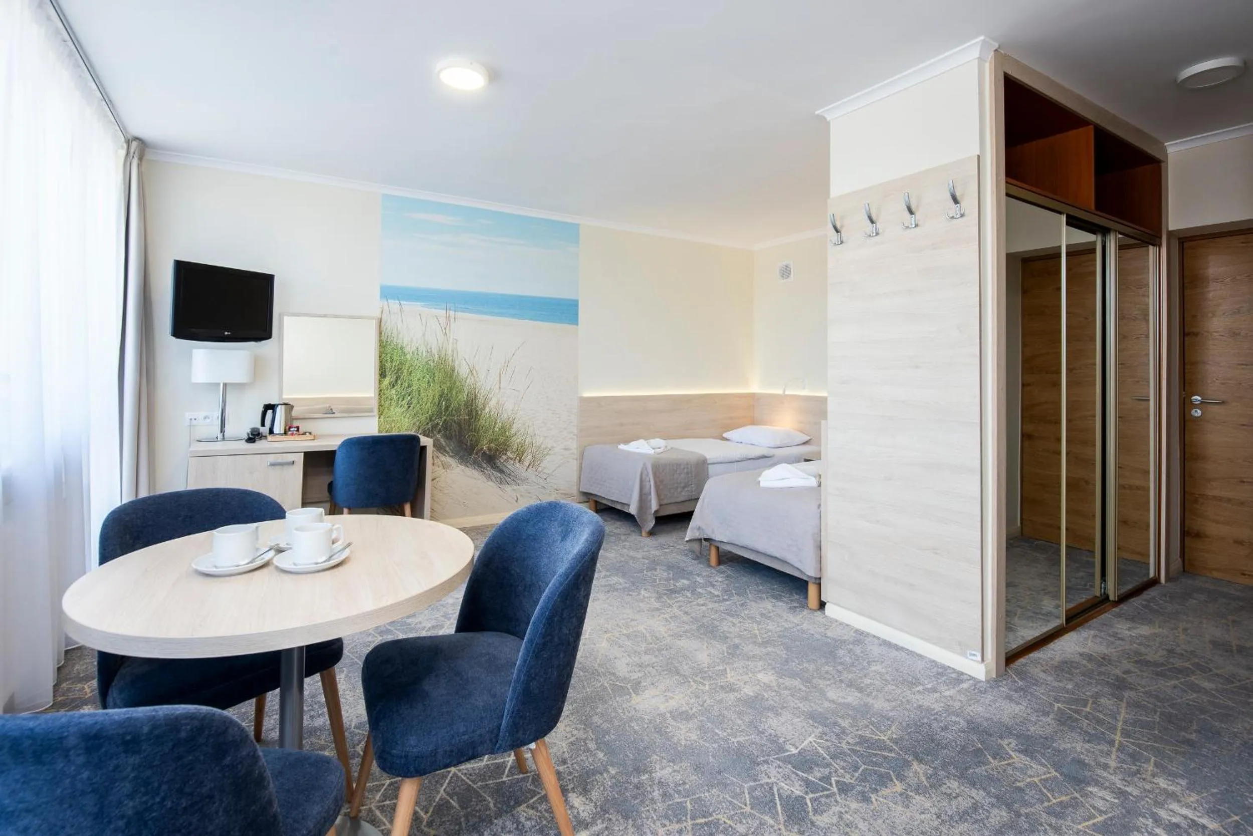 Photo of the whole room, Bed in Interferie Cechsztyn