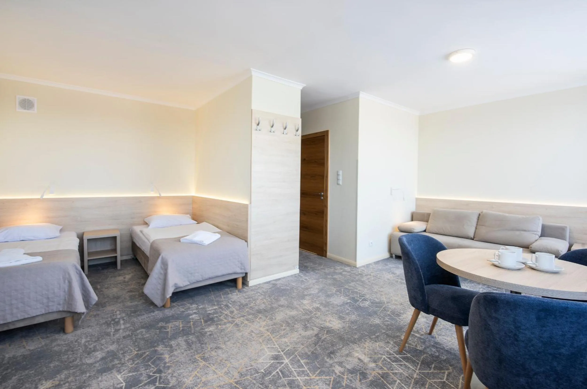 Photo of the whole room, Bed in Interferie Cechsztyn