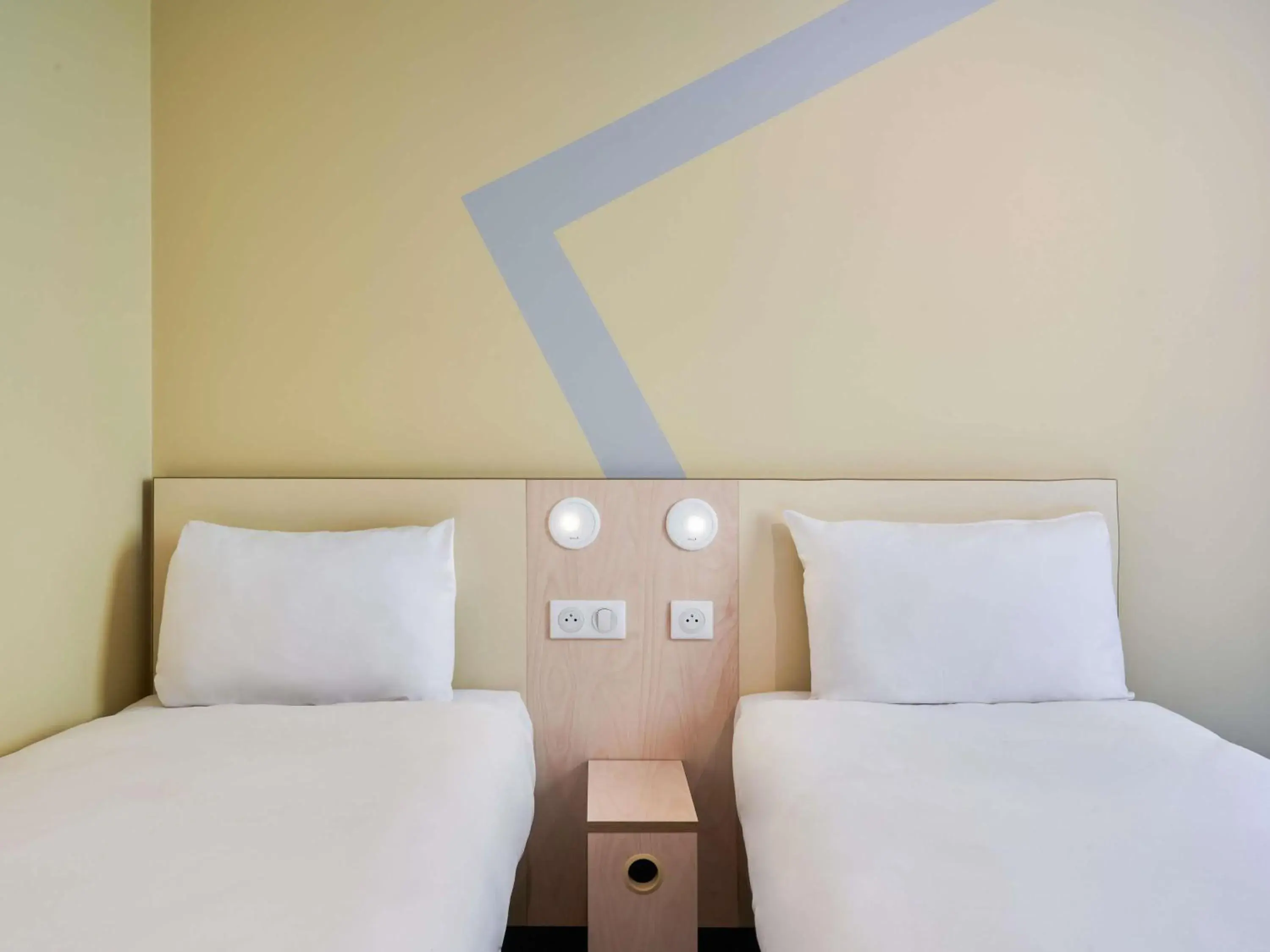 Standard Twin Room in ibis budget Saint-Maurice Standard Twin Room in ibis budget Saint-Maurice