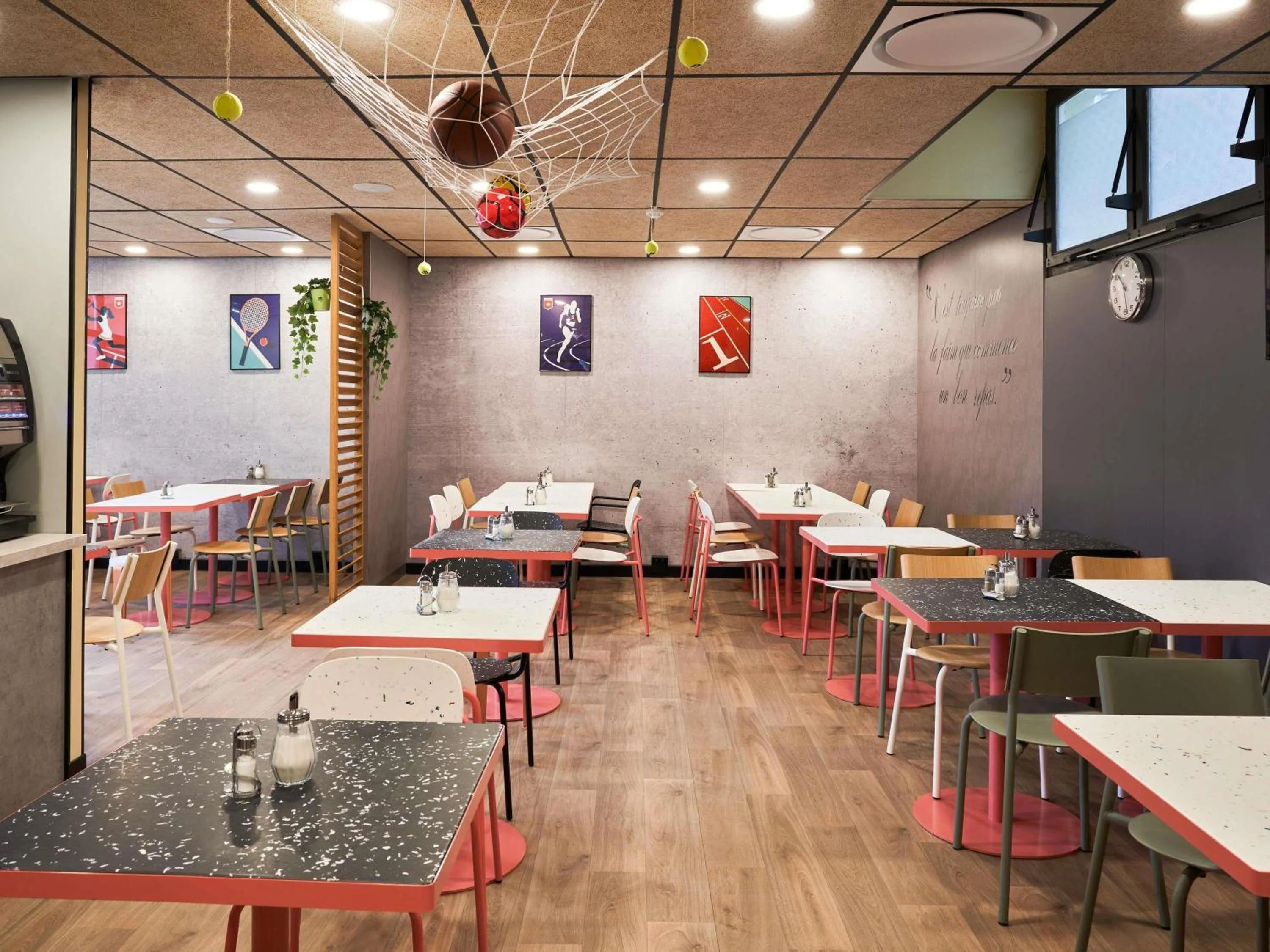 Breakfast in ibis budget Saint-Maurice