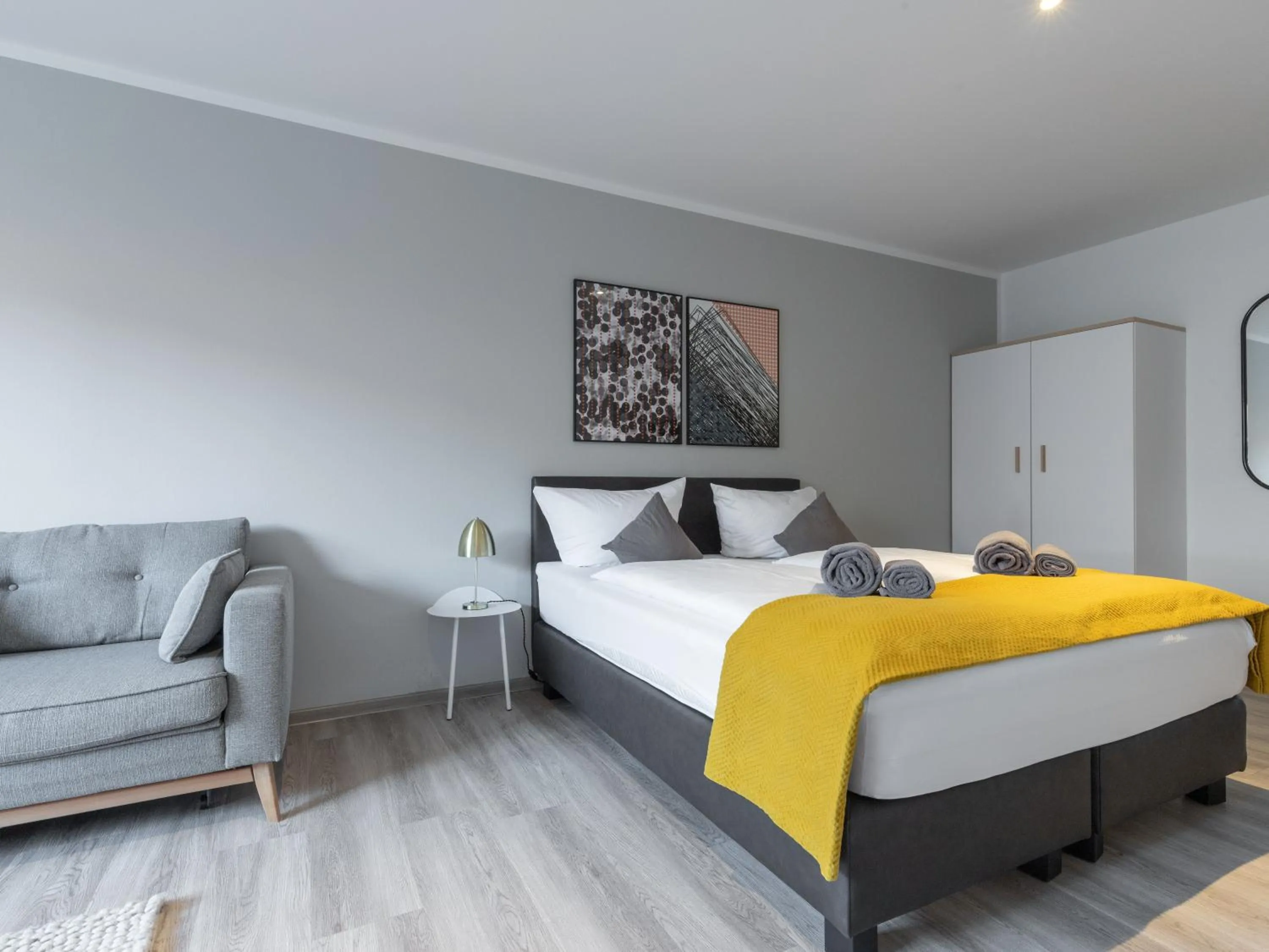 Bed in Limehome Essen Kibbelstraße