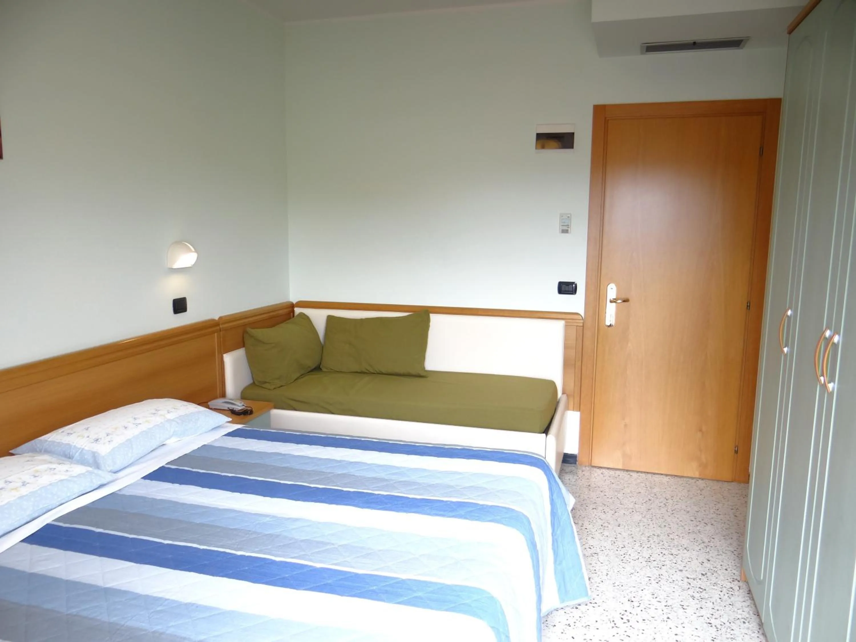 Bedroom, Bed in Hotel Aquila D'Oro