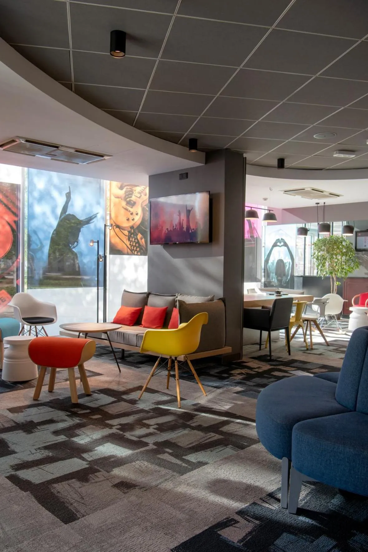 Lobby or reception in ibis Lyon Caluire Cité Internationale