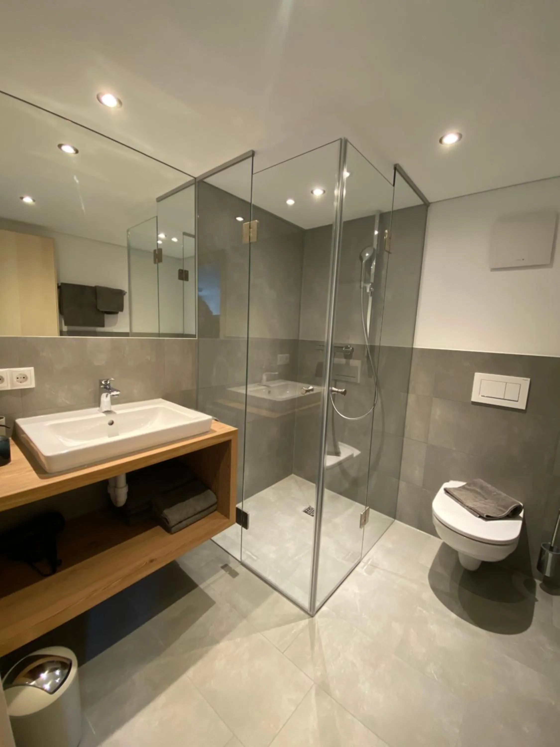 Shower in Gasthaus Sulzfluh